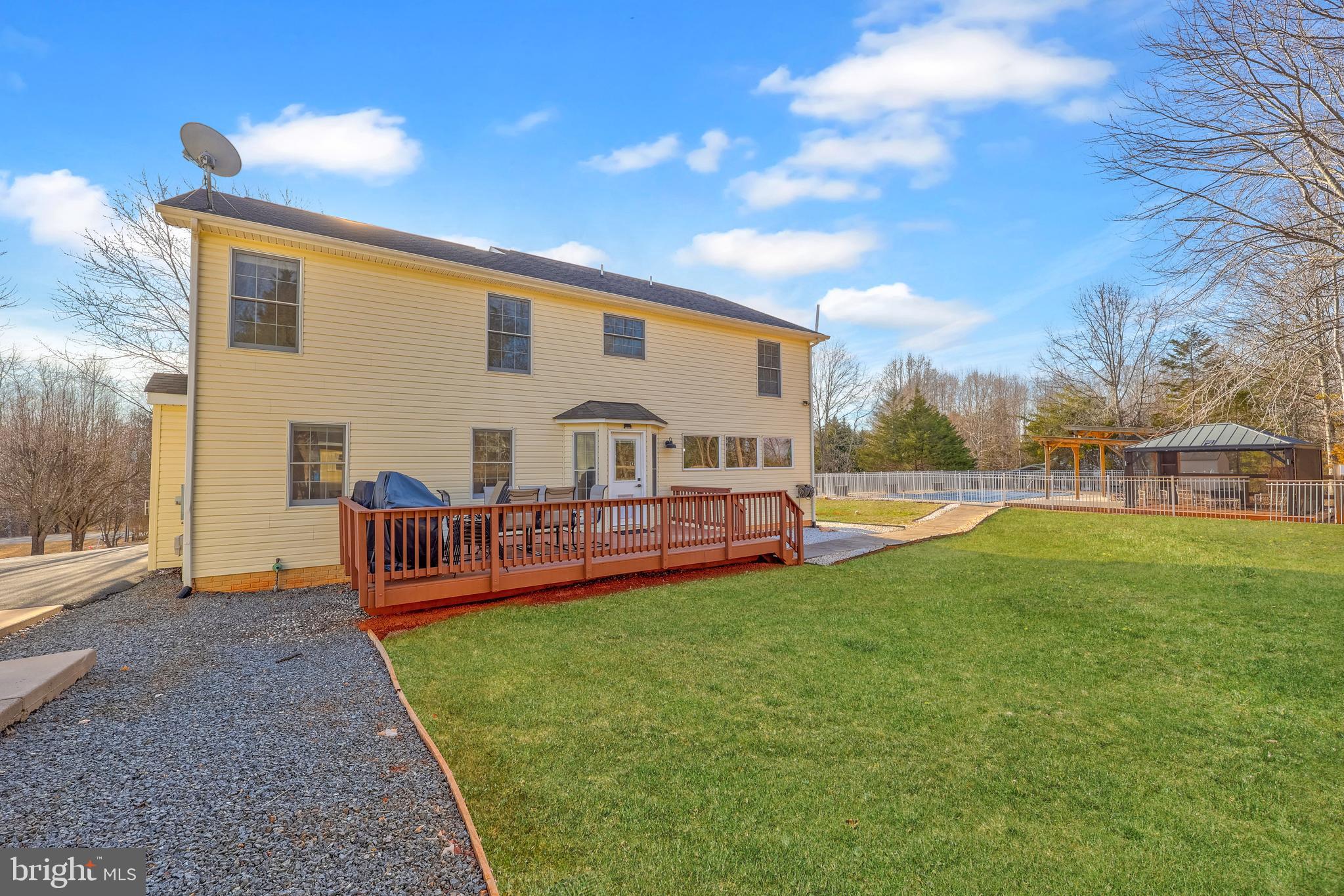 DUTCH HOLLOW - Residential