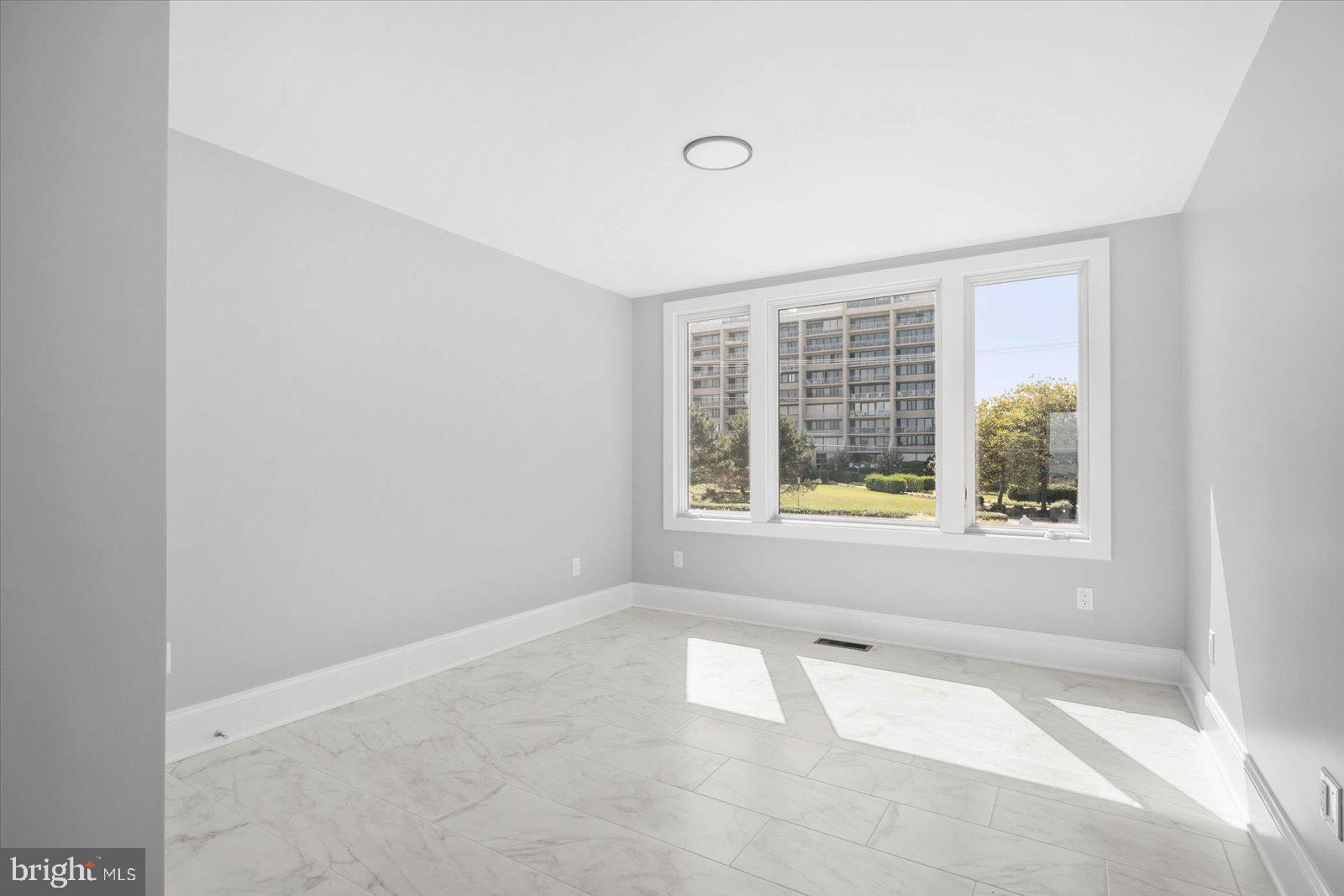 NORTH SHORES - Residential