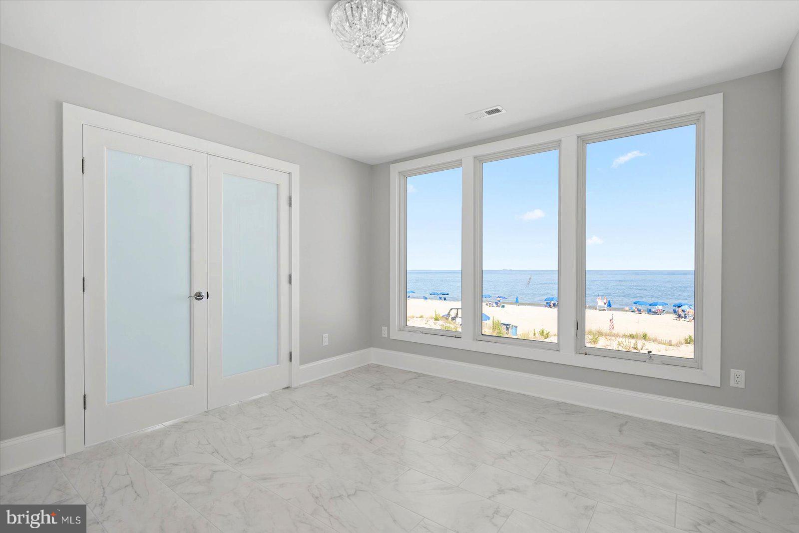 NORTH SHORES - Residential