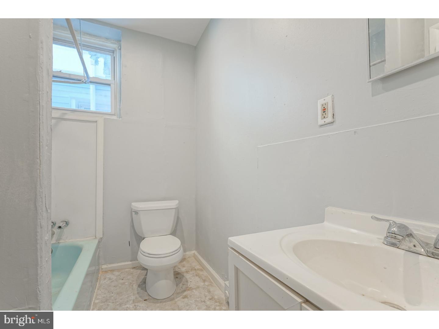 UNIVERSITY CITY - Residential Lease