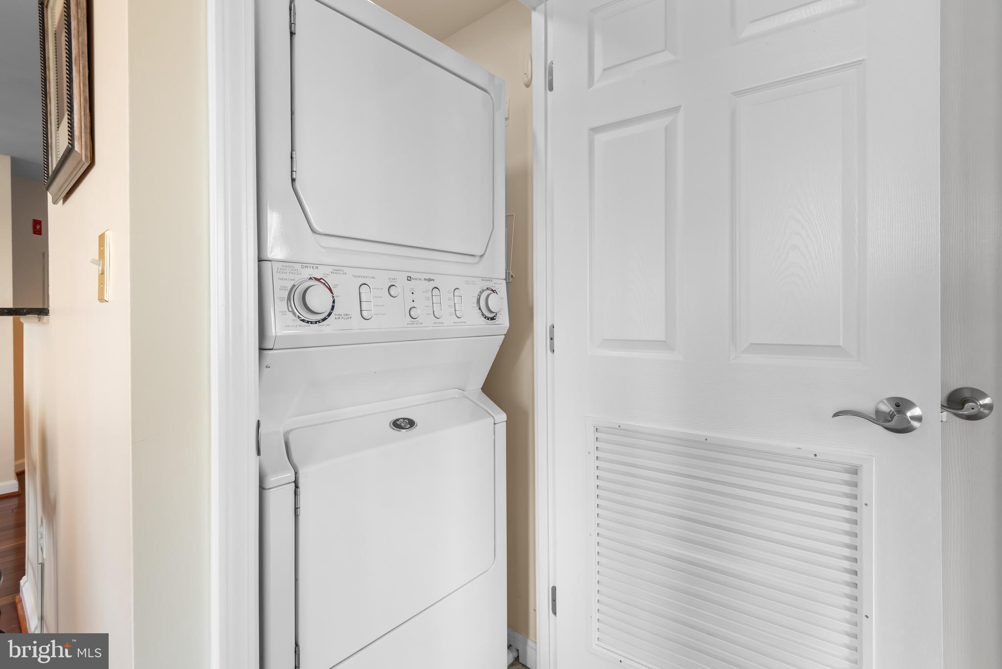 GALLERY AT WHITE FLINT - Residential