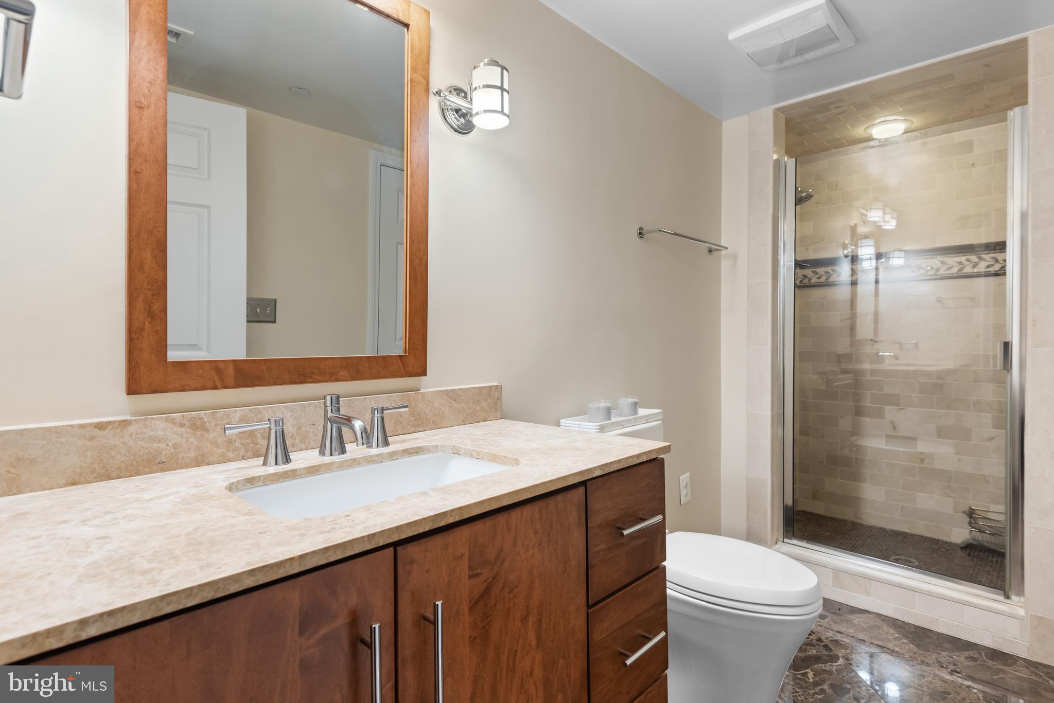 GALLERY AT WHITE FLINT - Residential