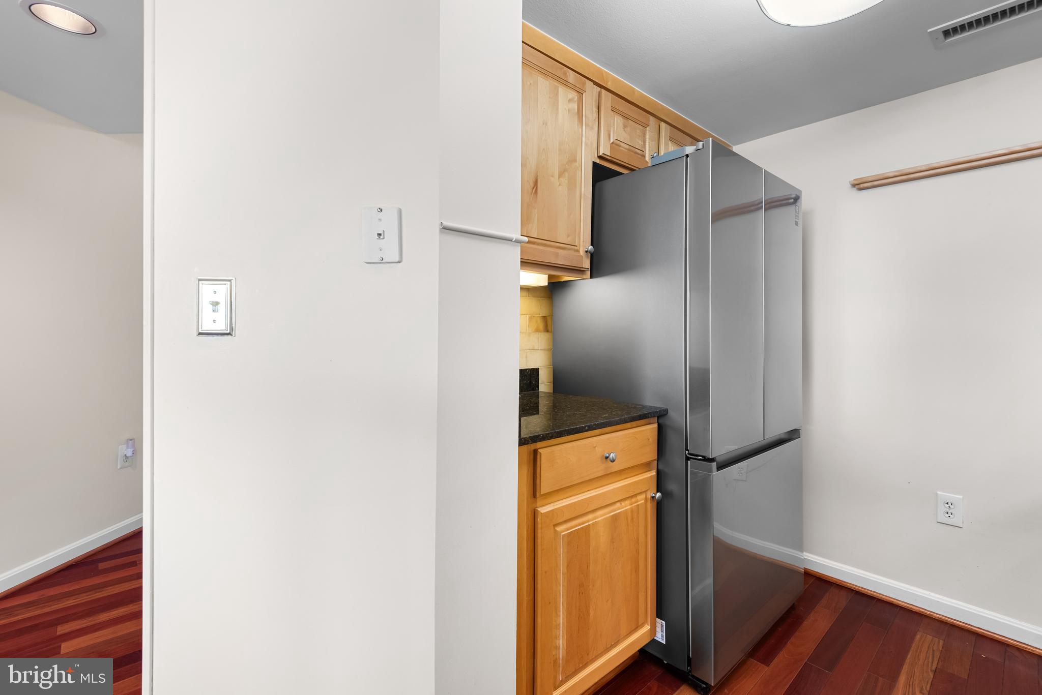 GALLERY AT WHITE FLINT - Residential