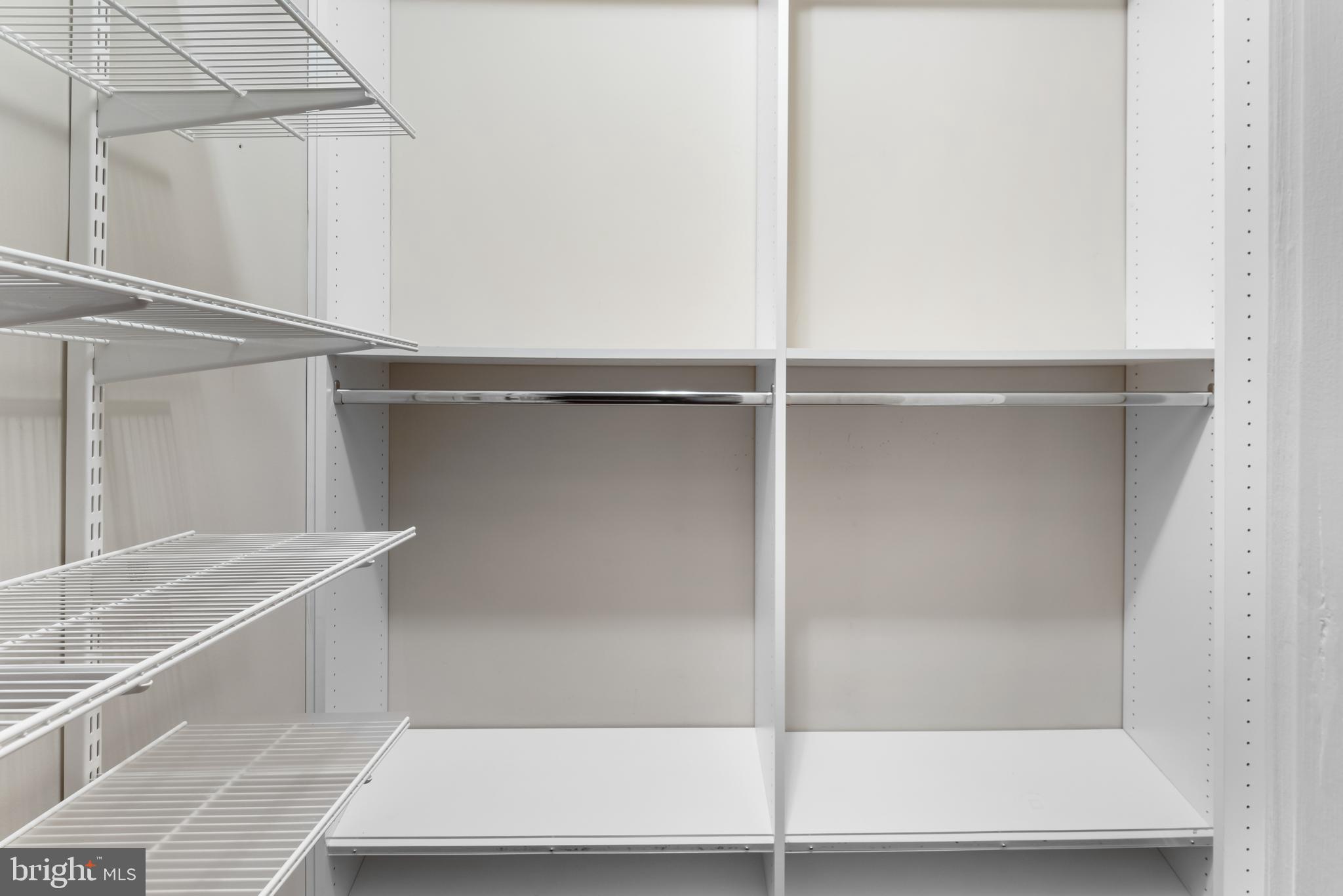 GALLERY AT WHITE FLINT - Residential