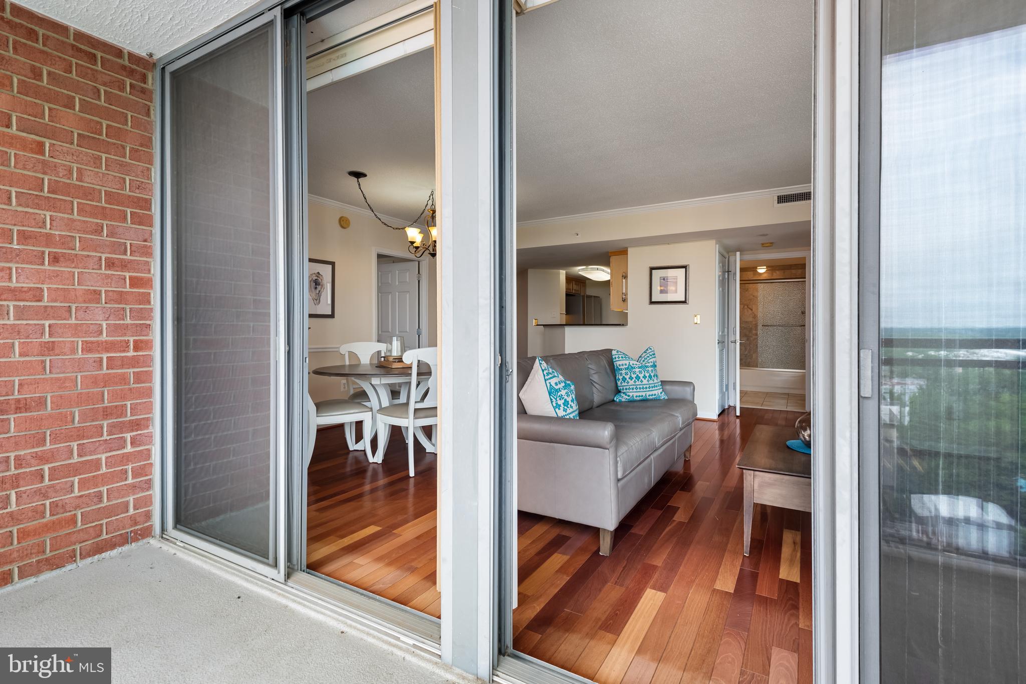 GALLERY AT WHITE FLINT - Residential