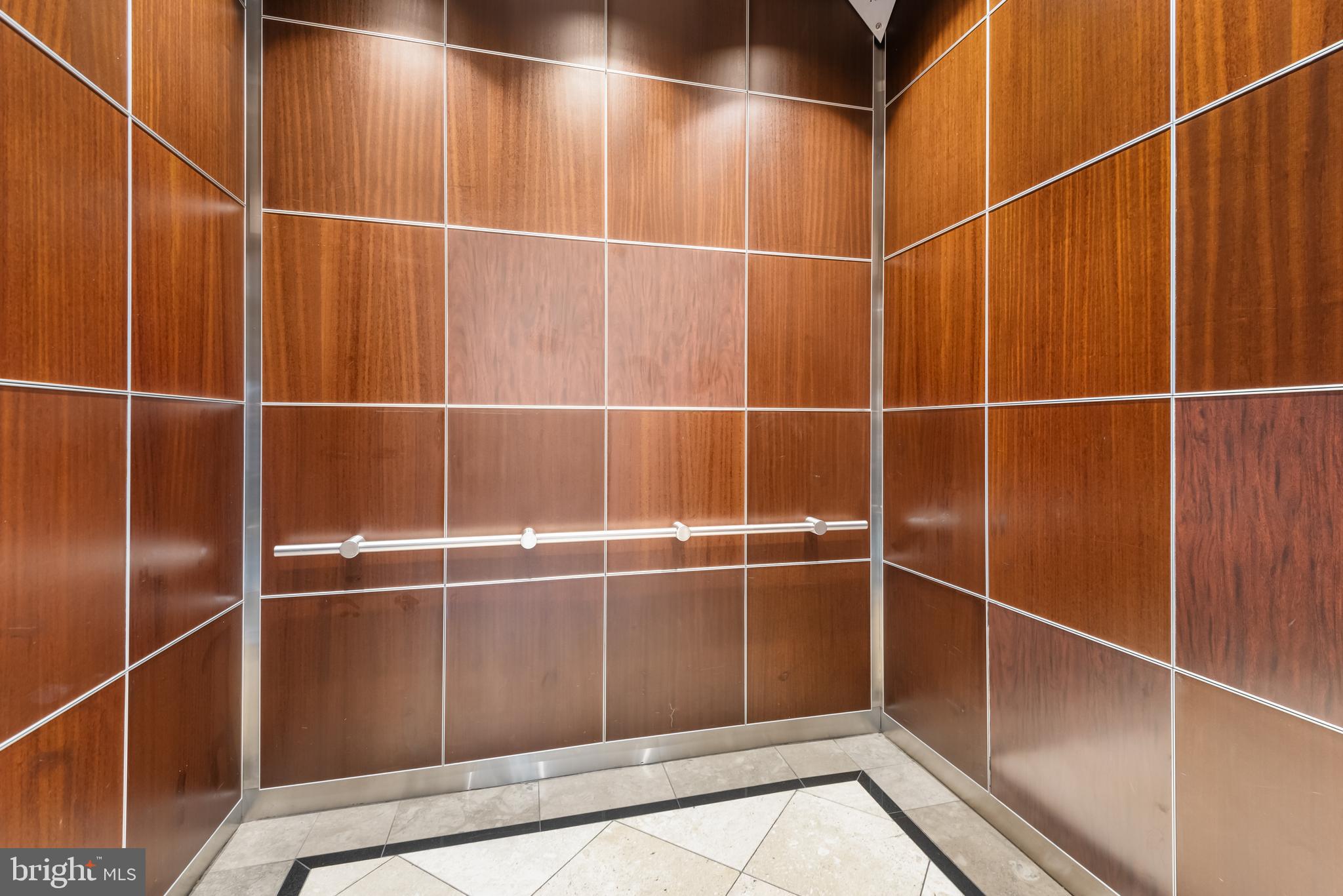 GALLERY AT WHITE FLINT - Residential