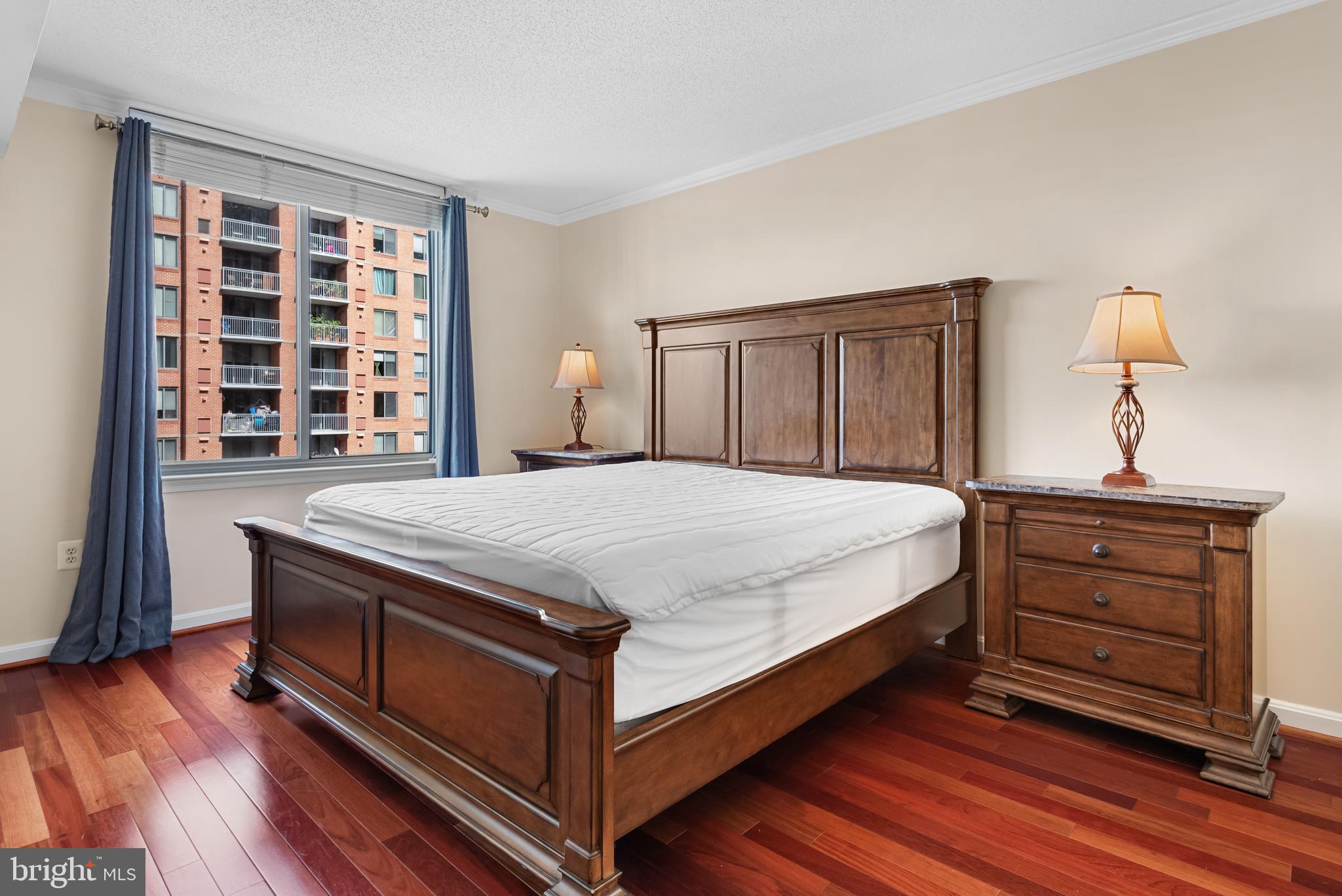 GALLERY AT WHITE FLINT - Residential