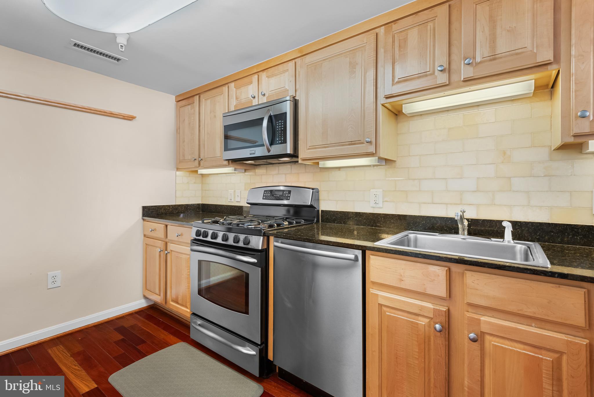 GALLERY AT WHITE FLINT - Residential