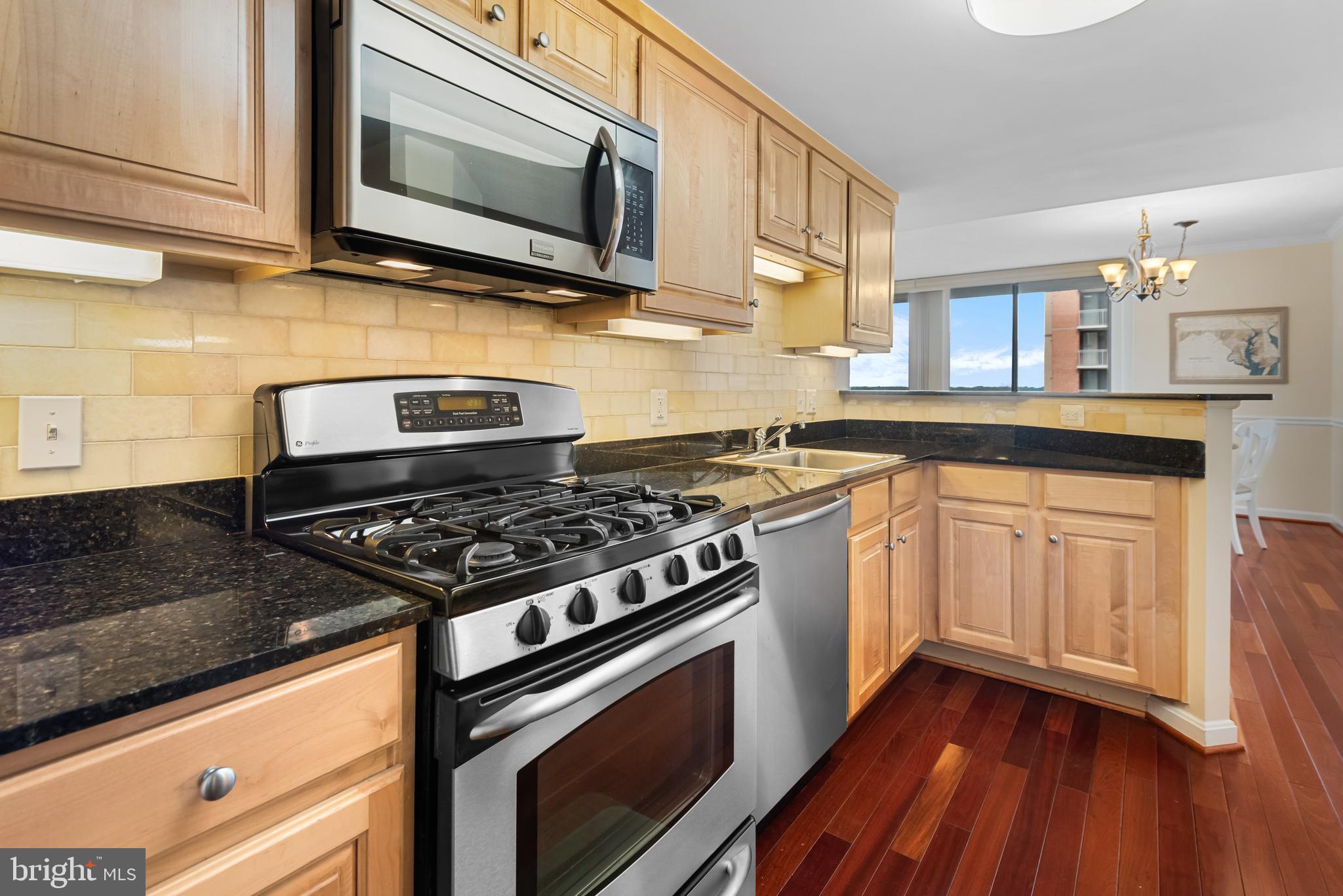 GALLERY AT WHITE FLINT - Residential