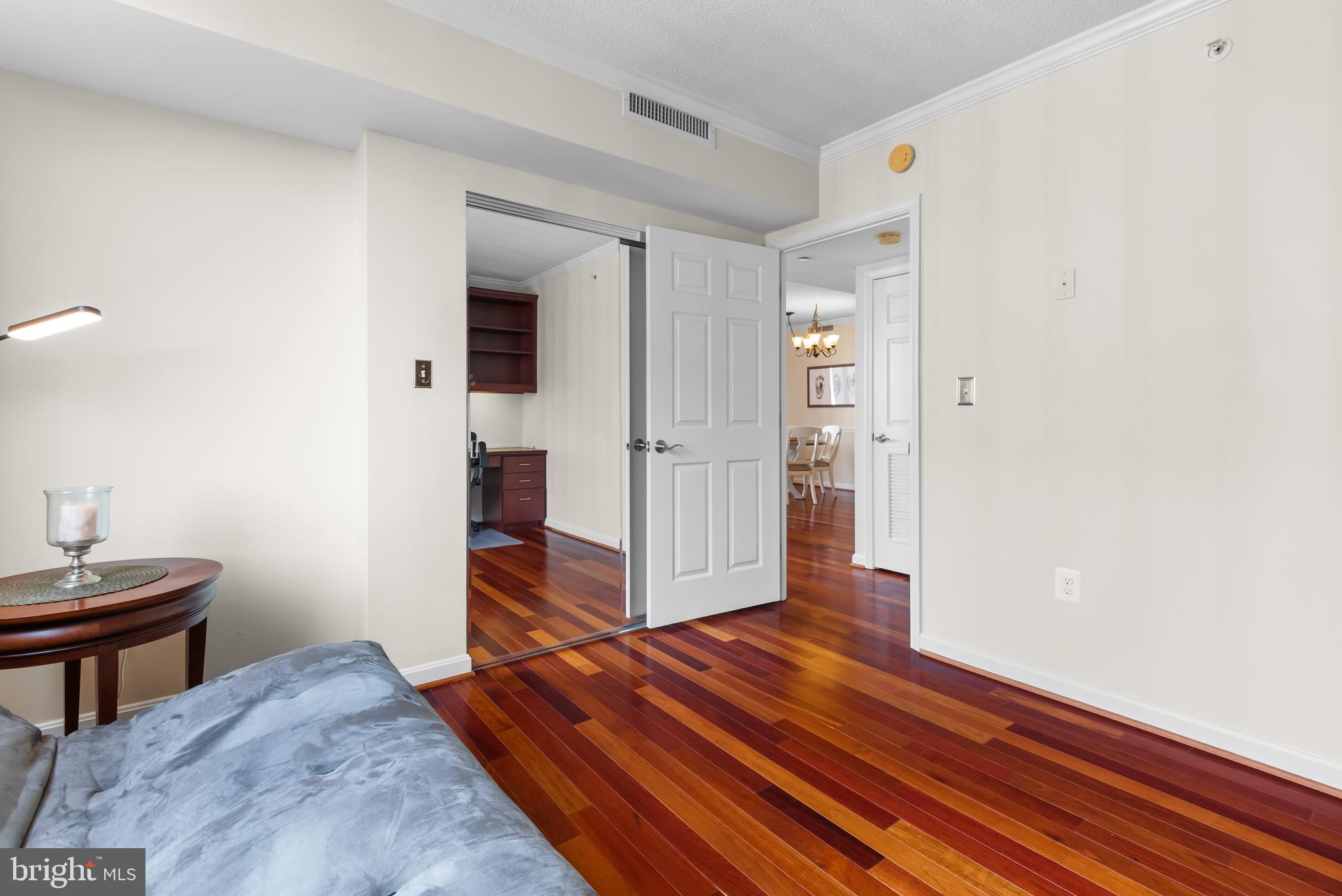 GALLERY AT WHITE FLINT - Residential