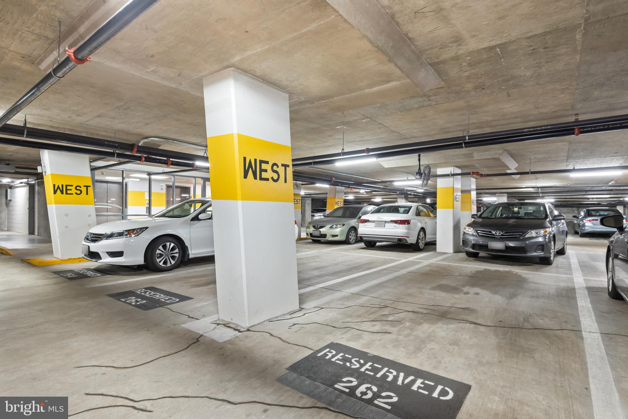 GALLERY AT WHITE FLINT - Residential