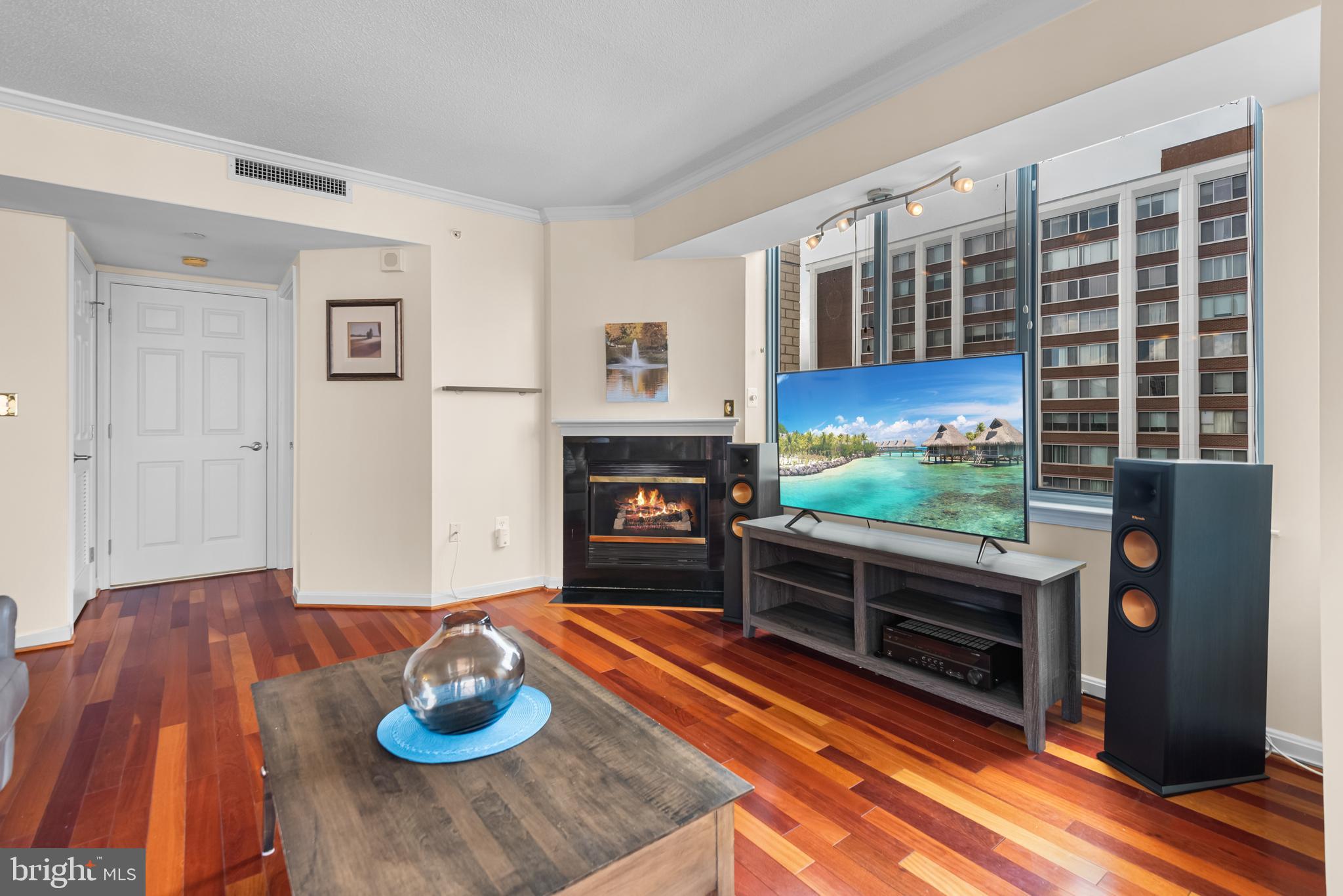 GALLERY AT WHITE FLINT - Residential