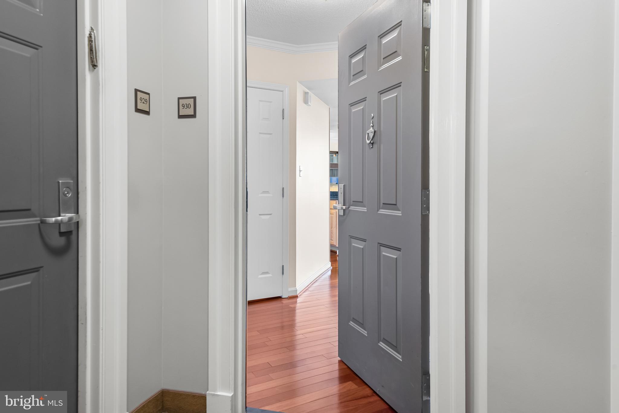 GALLERY AT WHITE FLINT - Residential