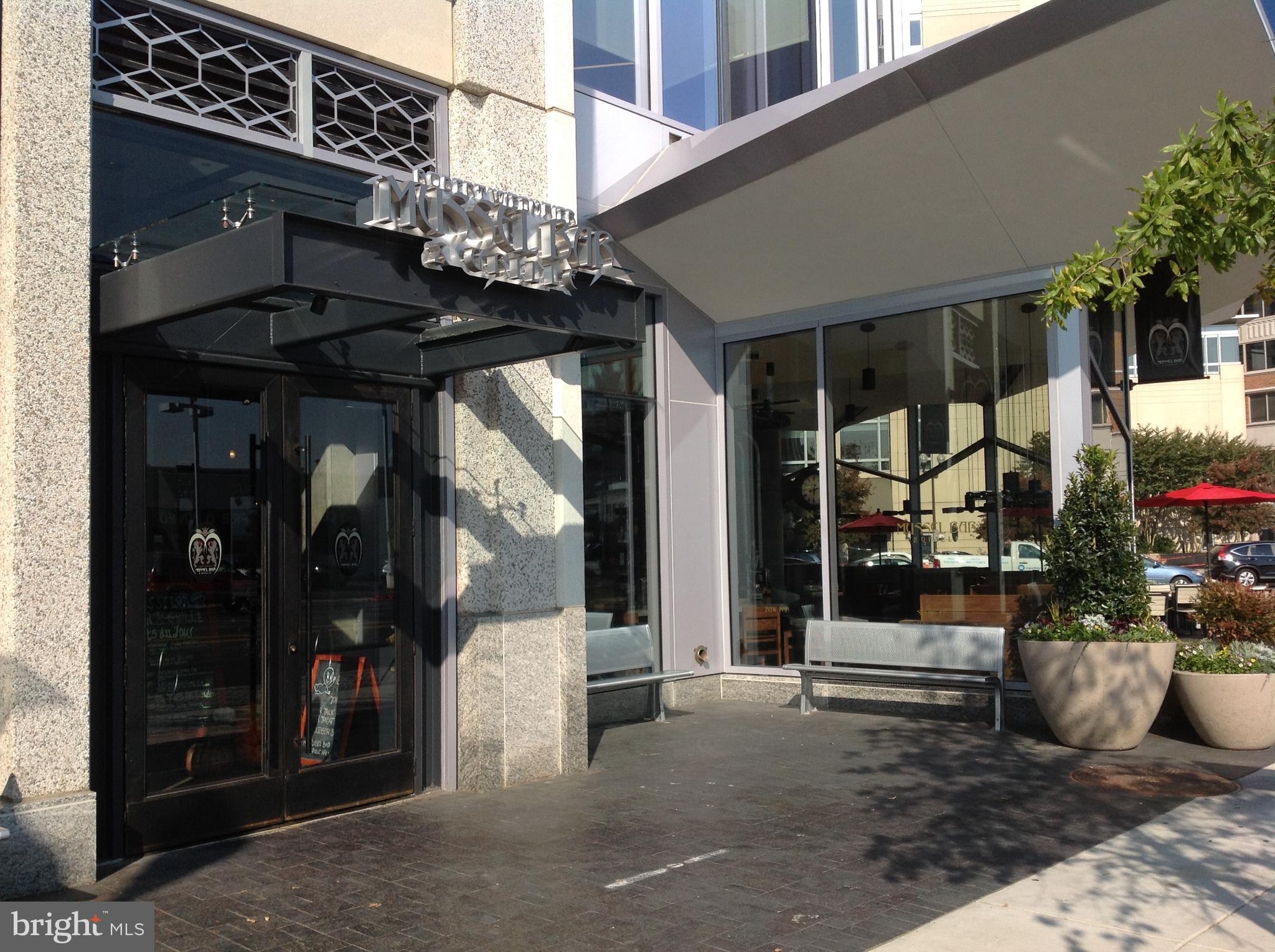 HYDE PARK - Residential Lease