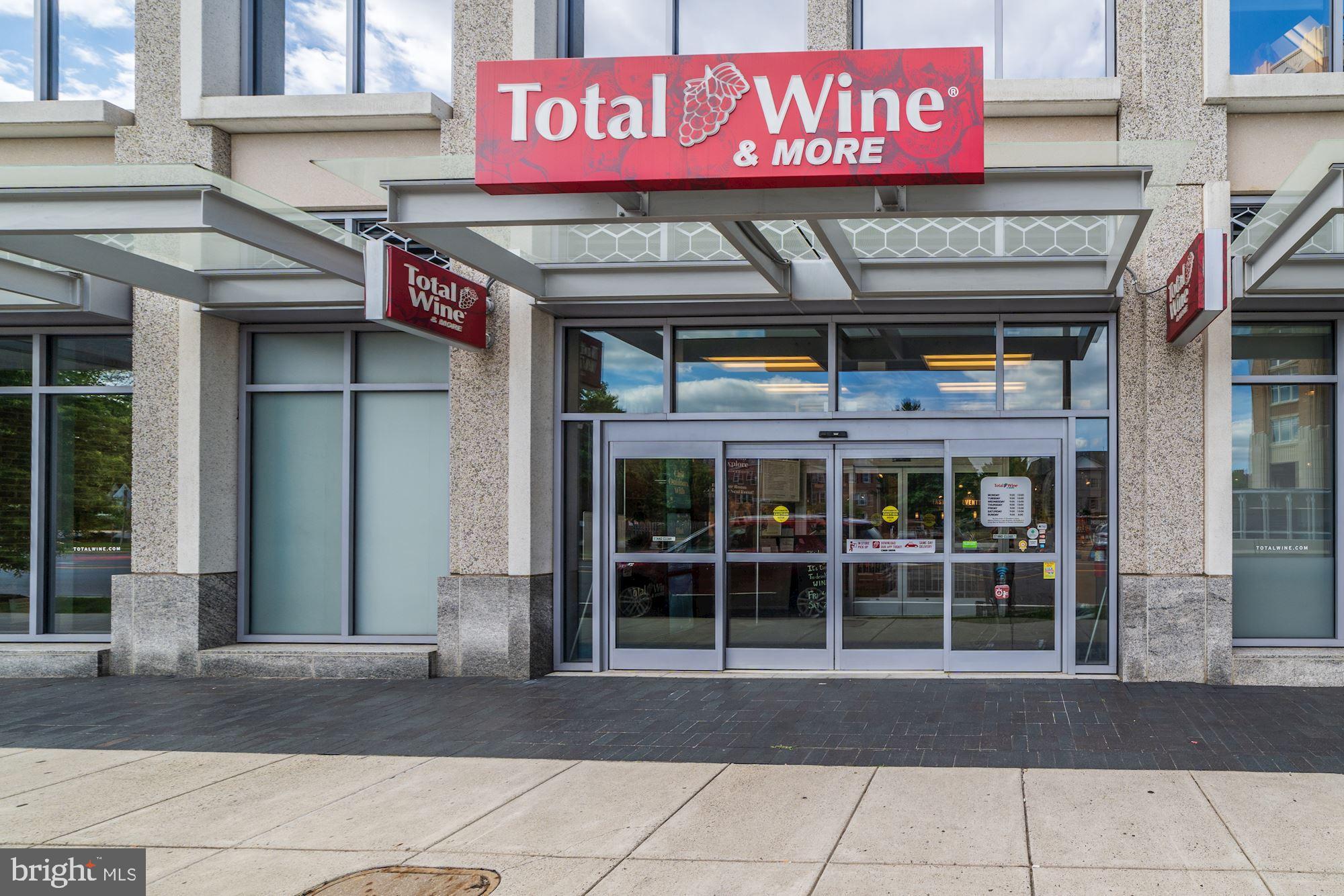 HYDE PARK - Residential Lease