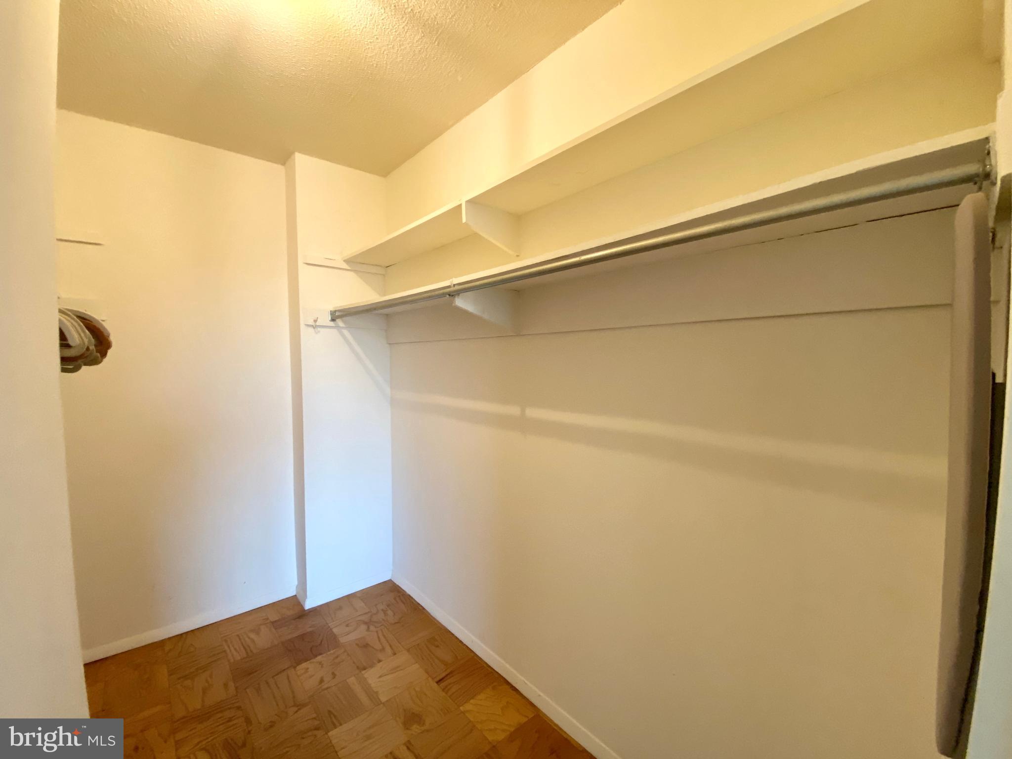 HYDE PARK - Residential Lease