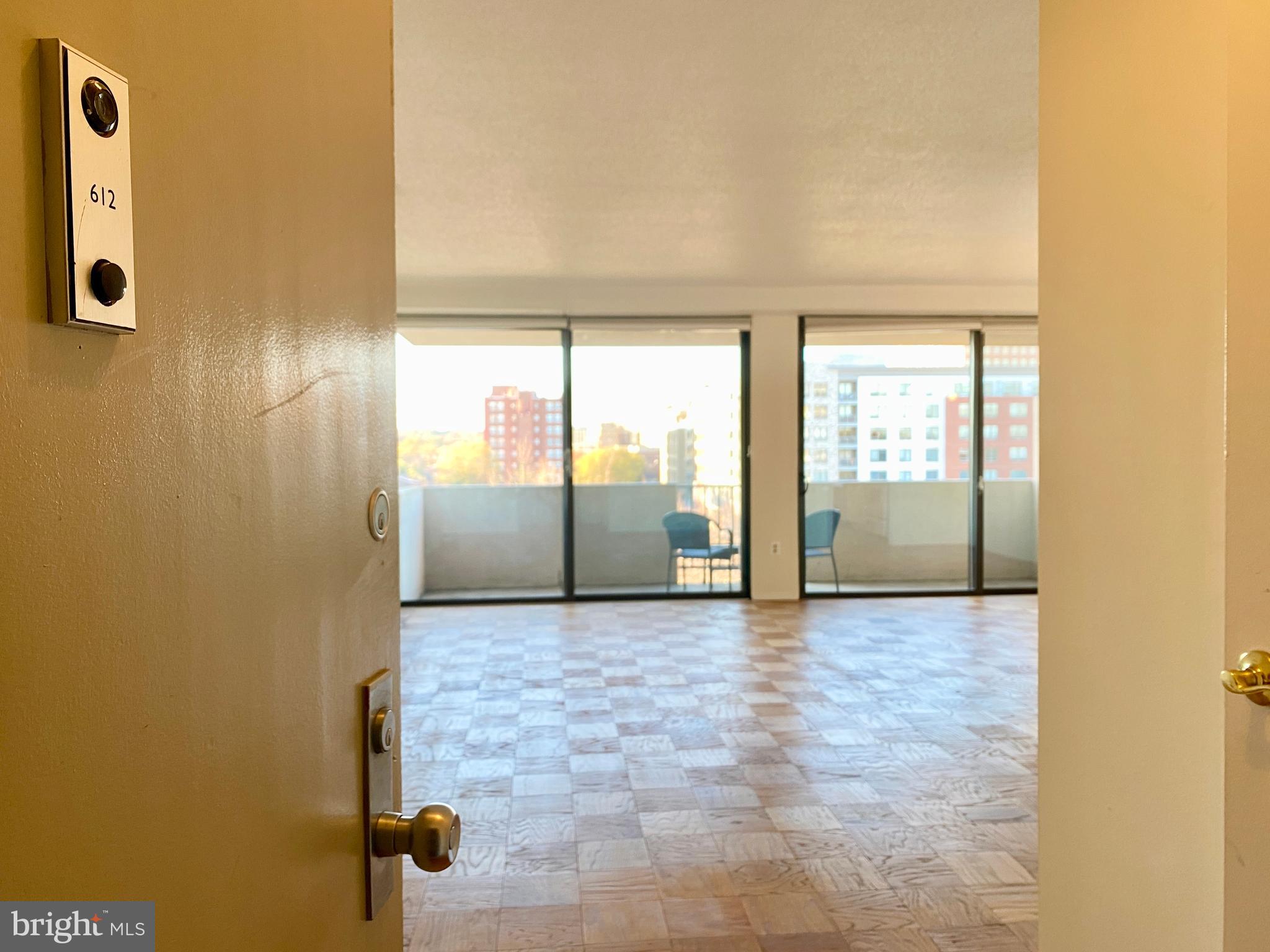 HYDE PARK - Residential Lease