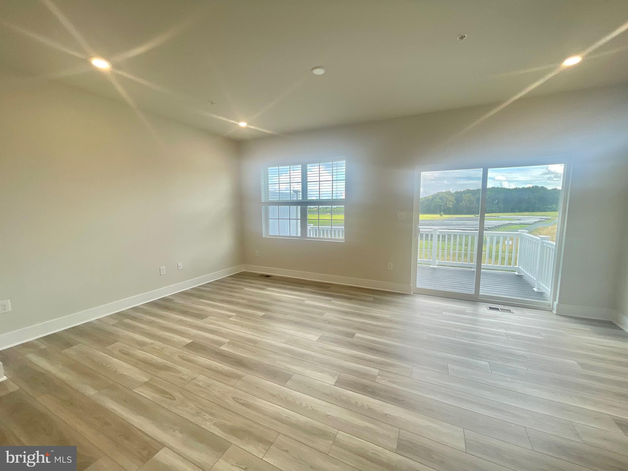 SYCAMORE RIDGE - Residential Lease