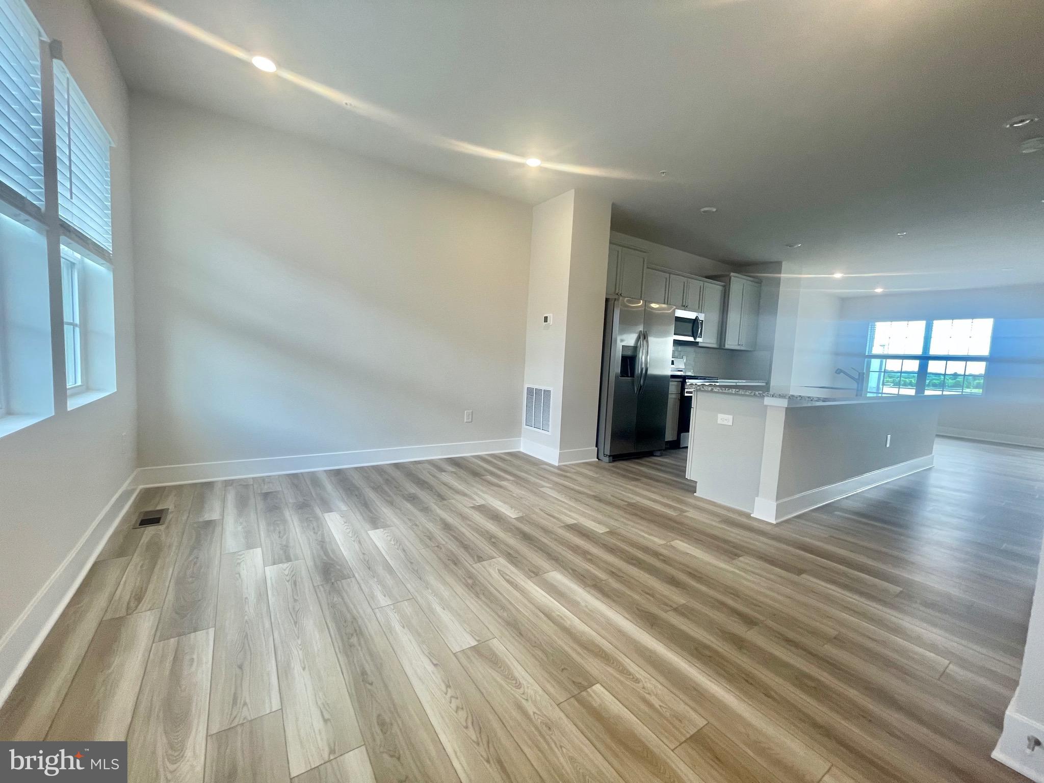 SYCAMORE RIDGE - Residential Lease