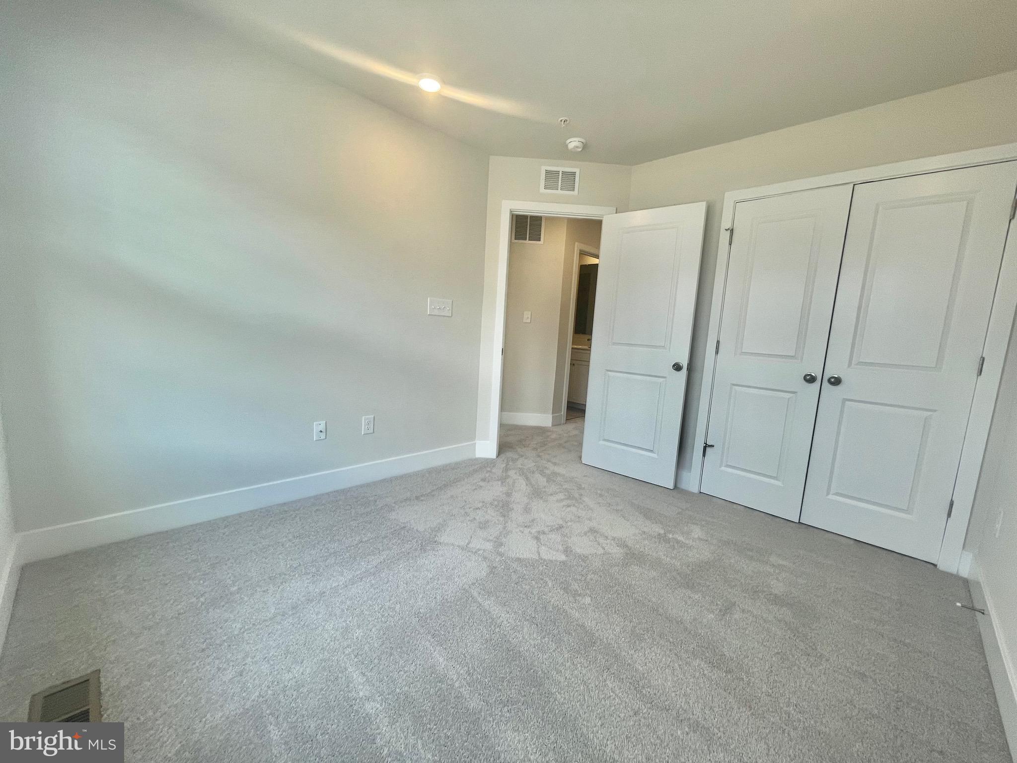 SYCAMORE RIDGE - Residential Lease