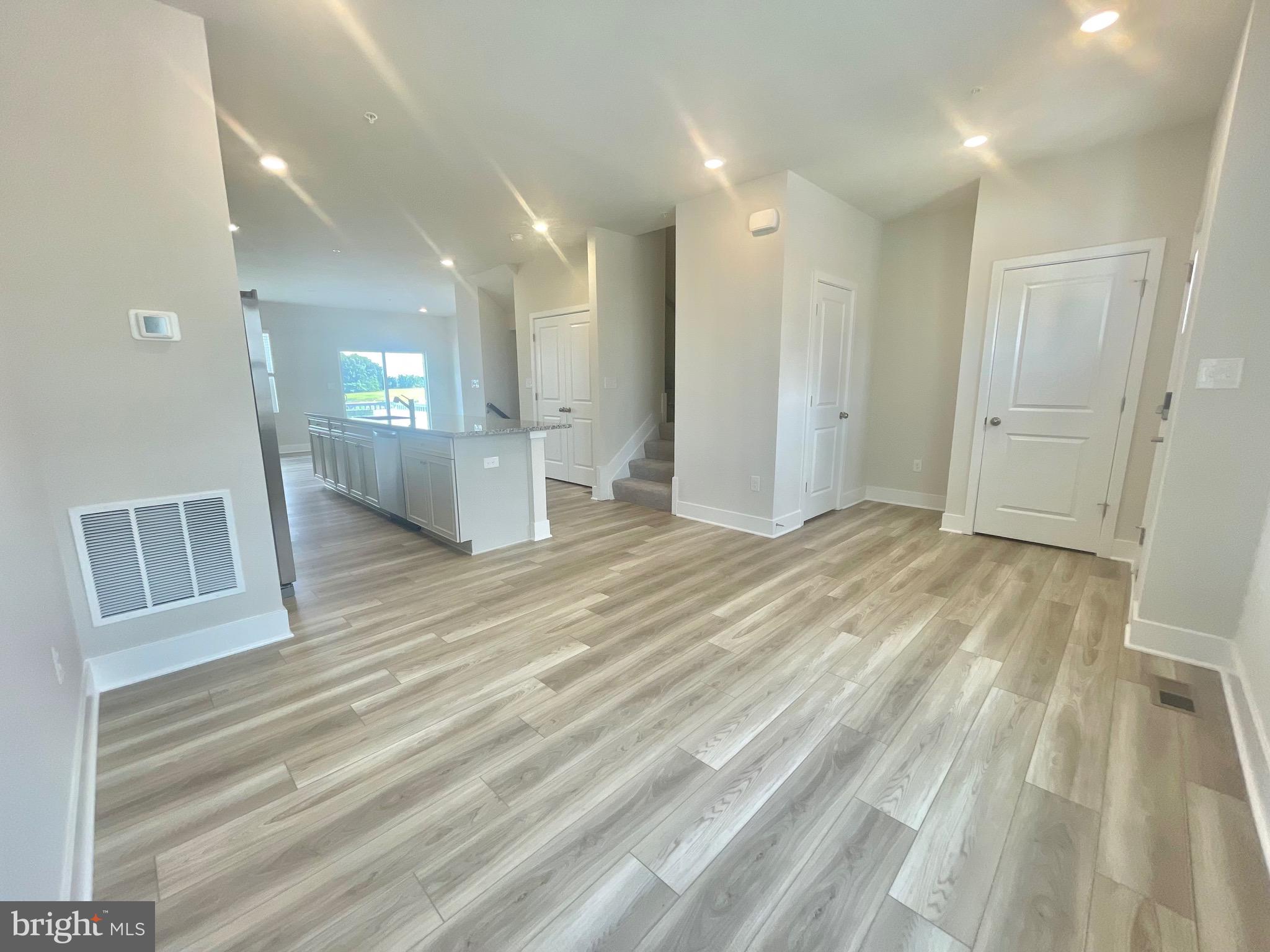 SYCAMORE RIDGE - Residential Lease