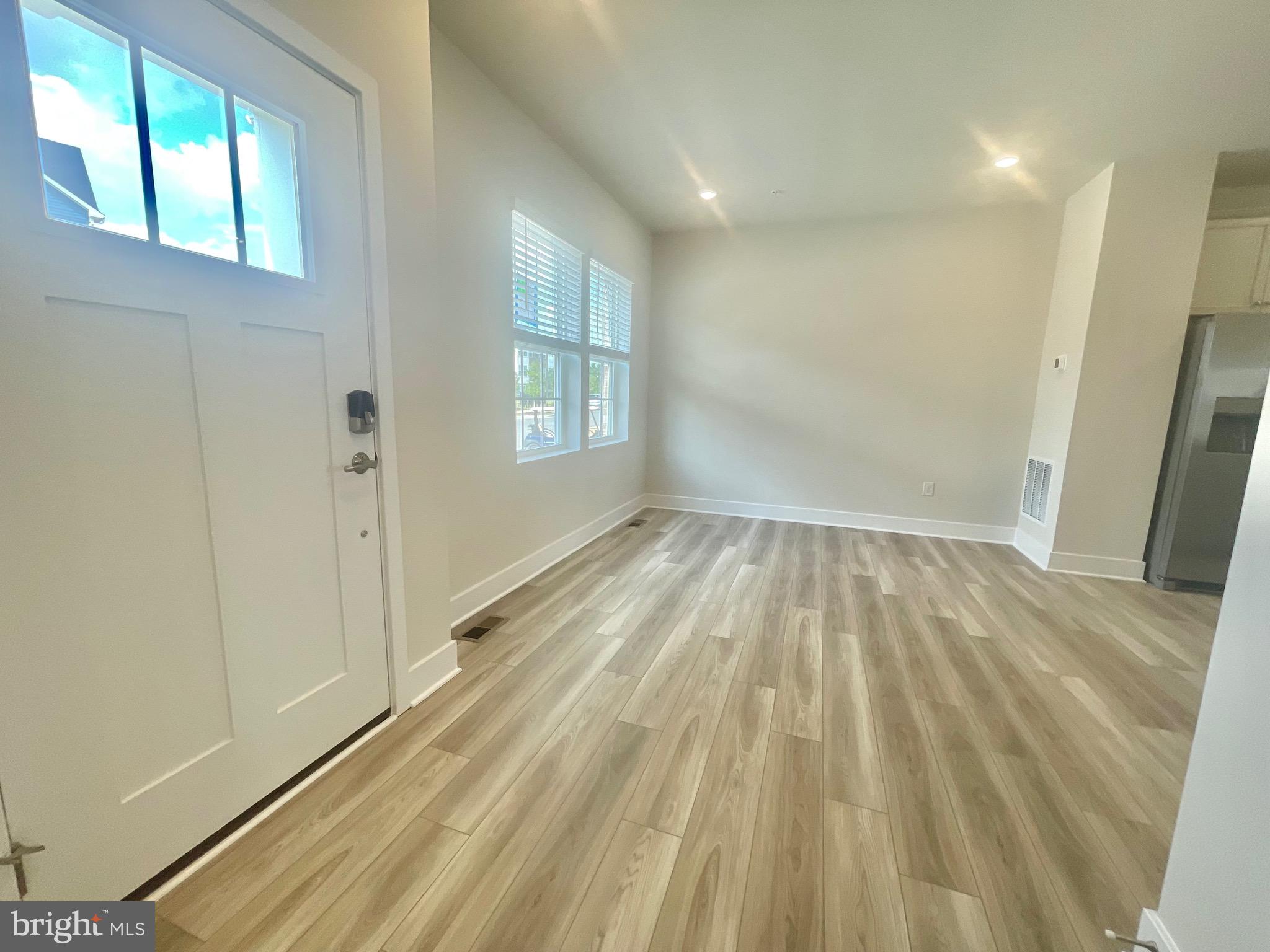 SYCAMORE RIDGE - Residential Lease