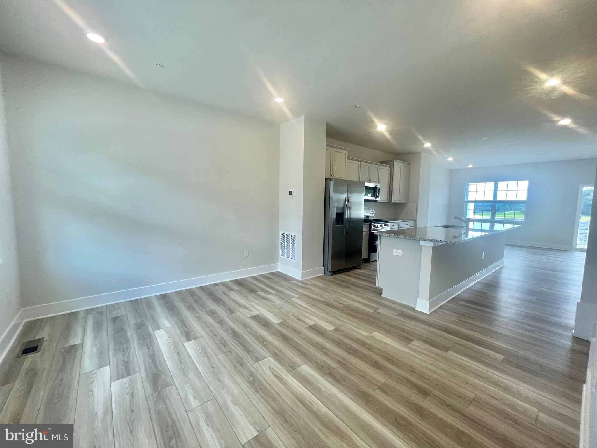 SYCAMORE RIDGE - Residential Lease