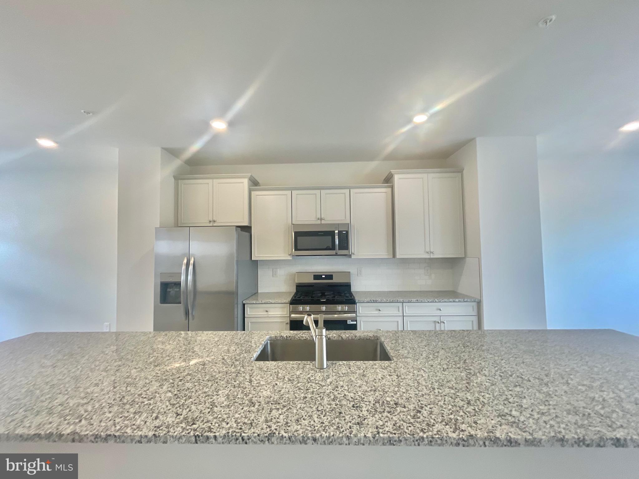 SYCAMORE RIDGE - Residential Lease