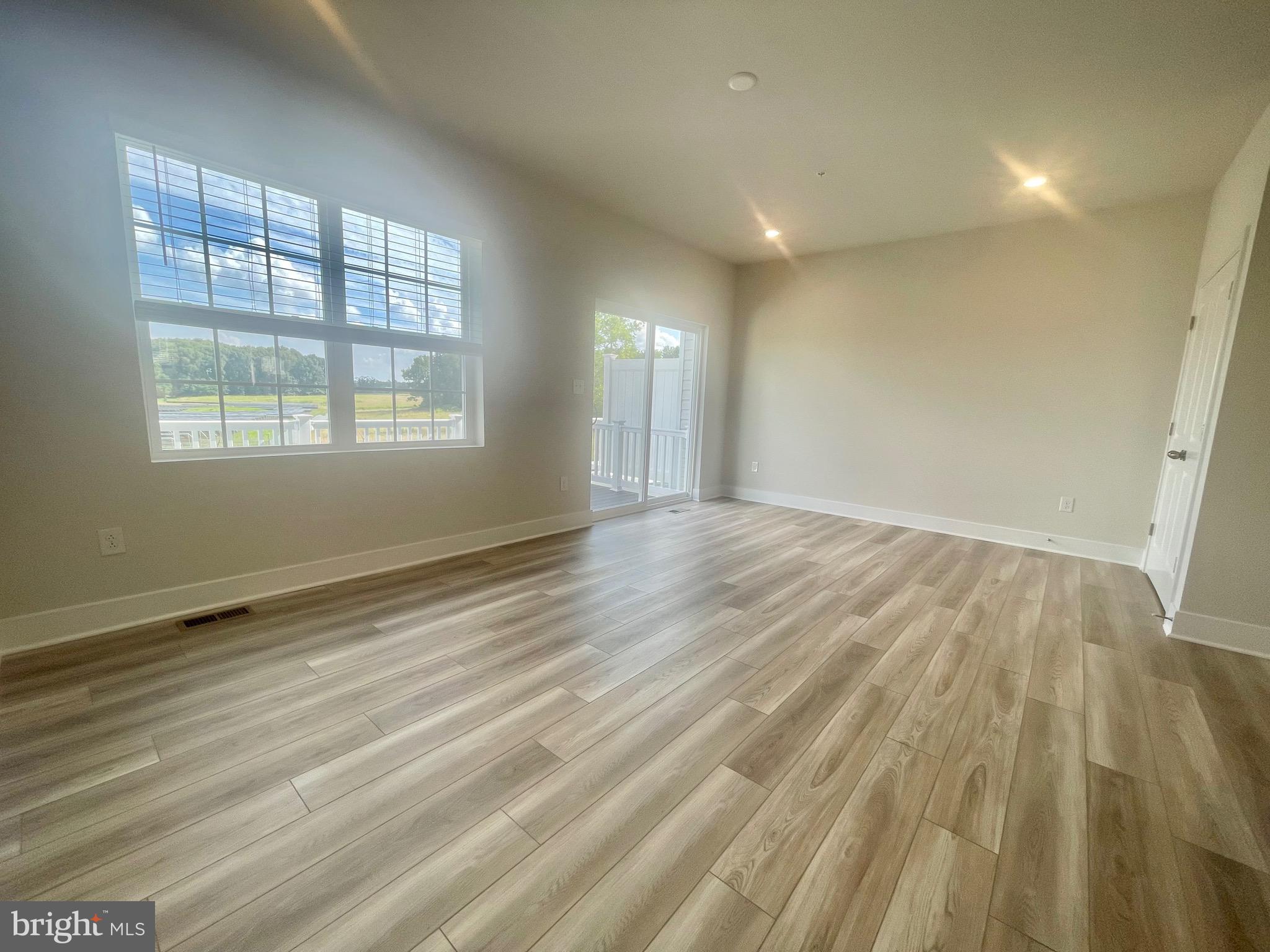 SYCAMORE RIDGE - Residential Lease