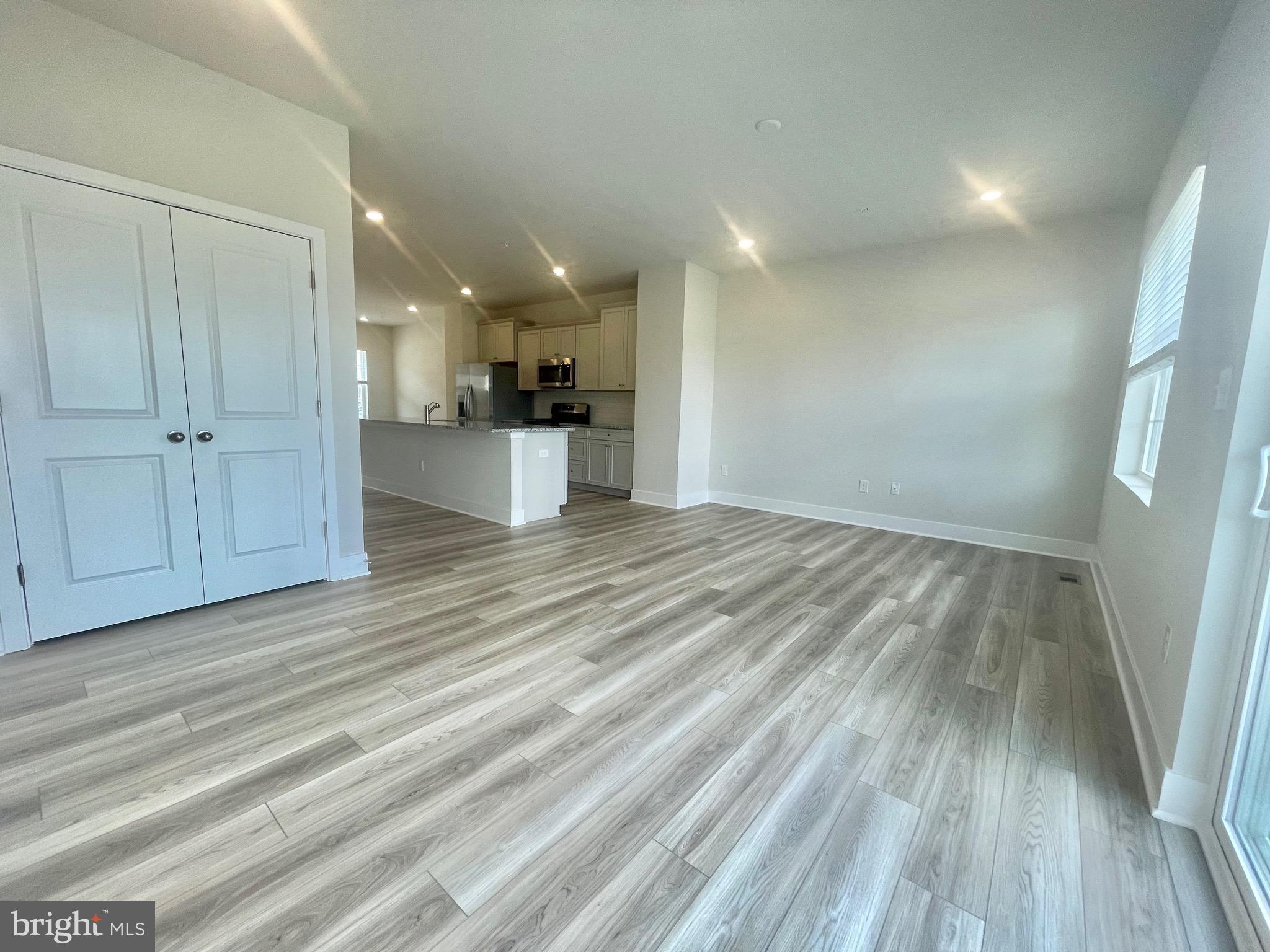 SYCAMORE RIDGE - Residential Lease