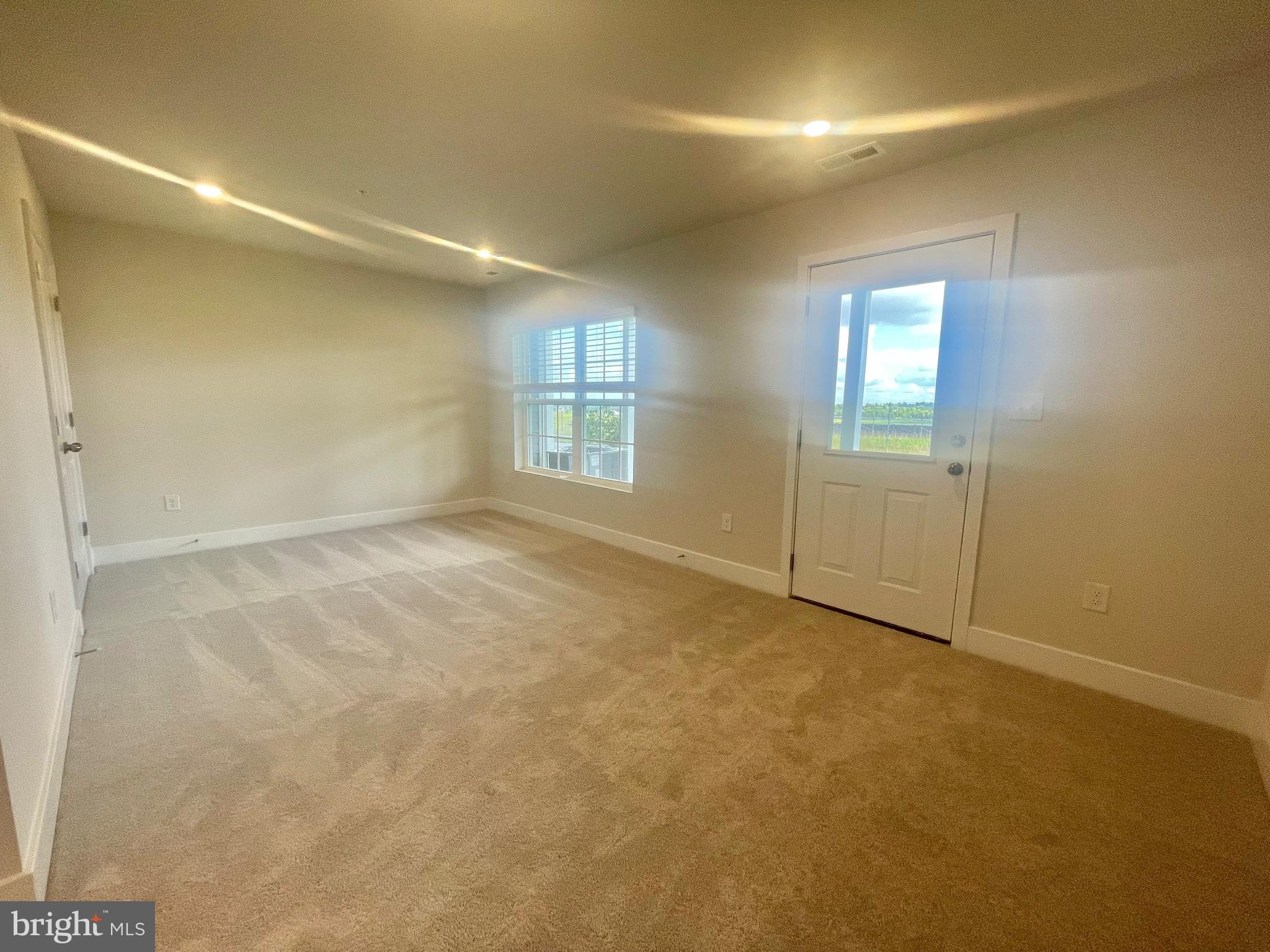 SYCAMORE RIDGE - Residential Lease