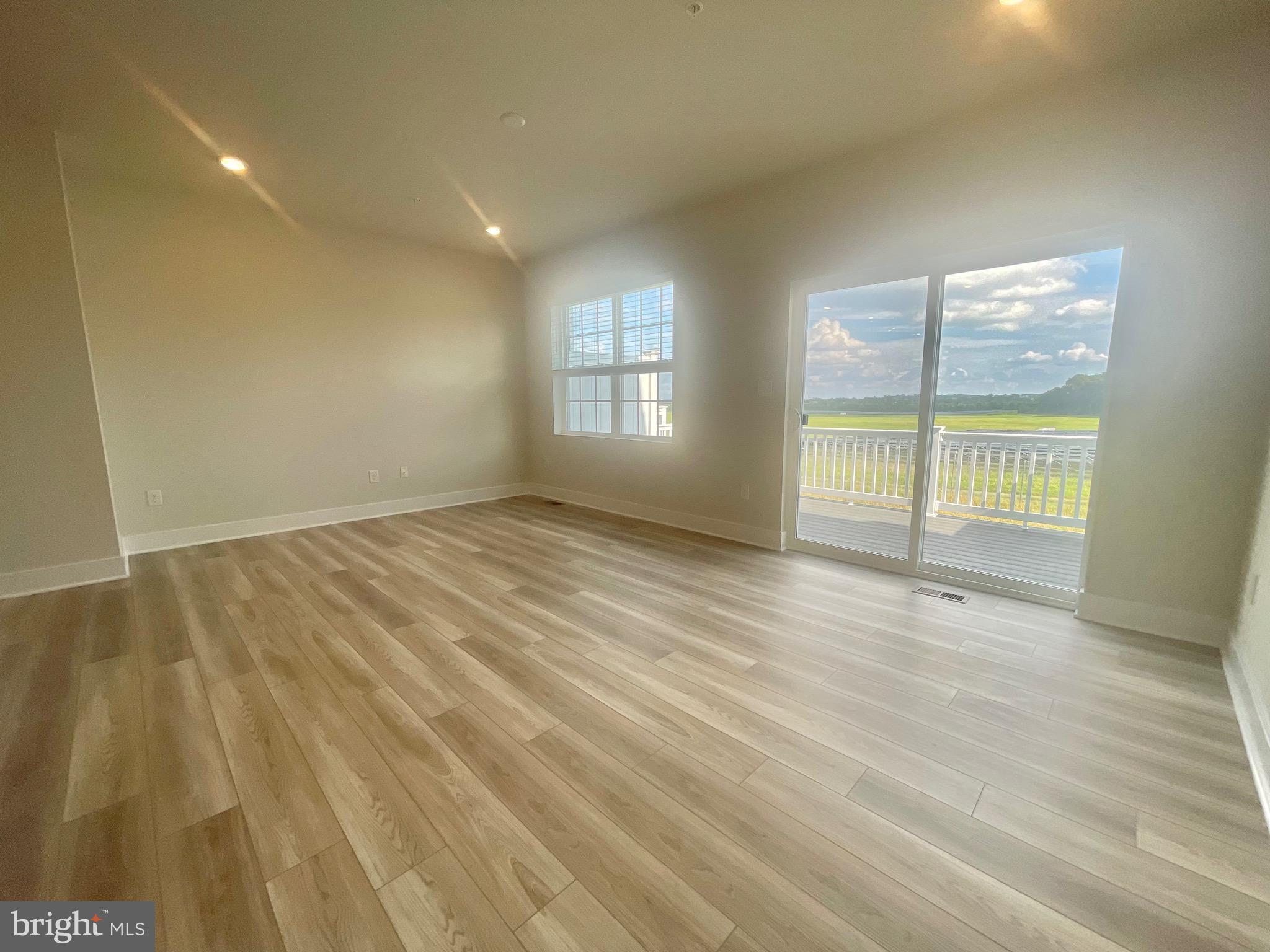 SYCAMORE RIDGE - Residential Lease