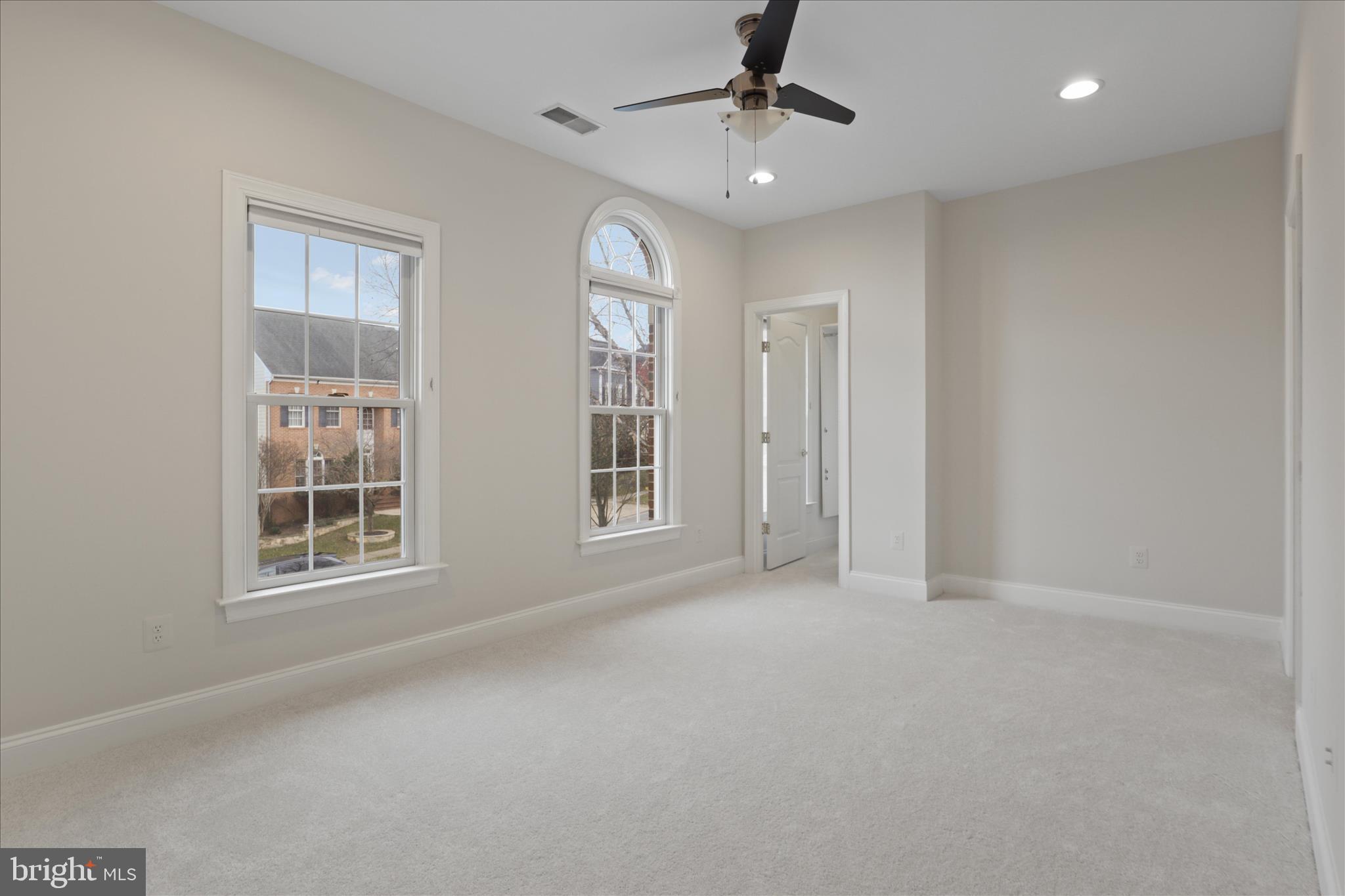 LANSDOWNE ON THE POTOMAC - Residential