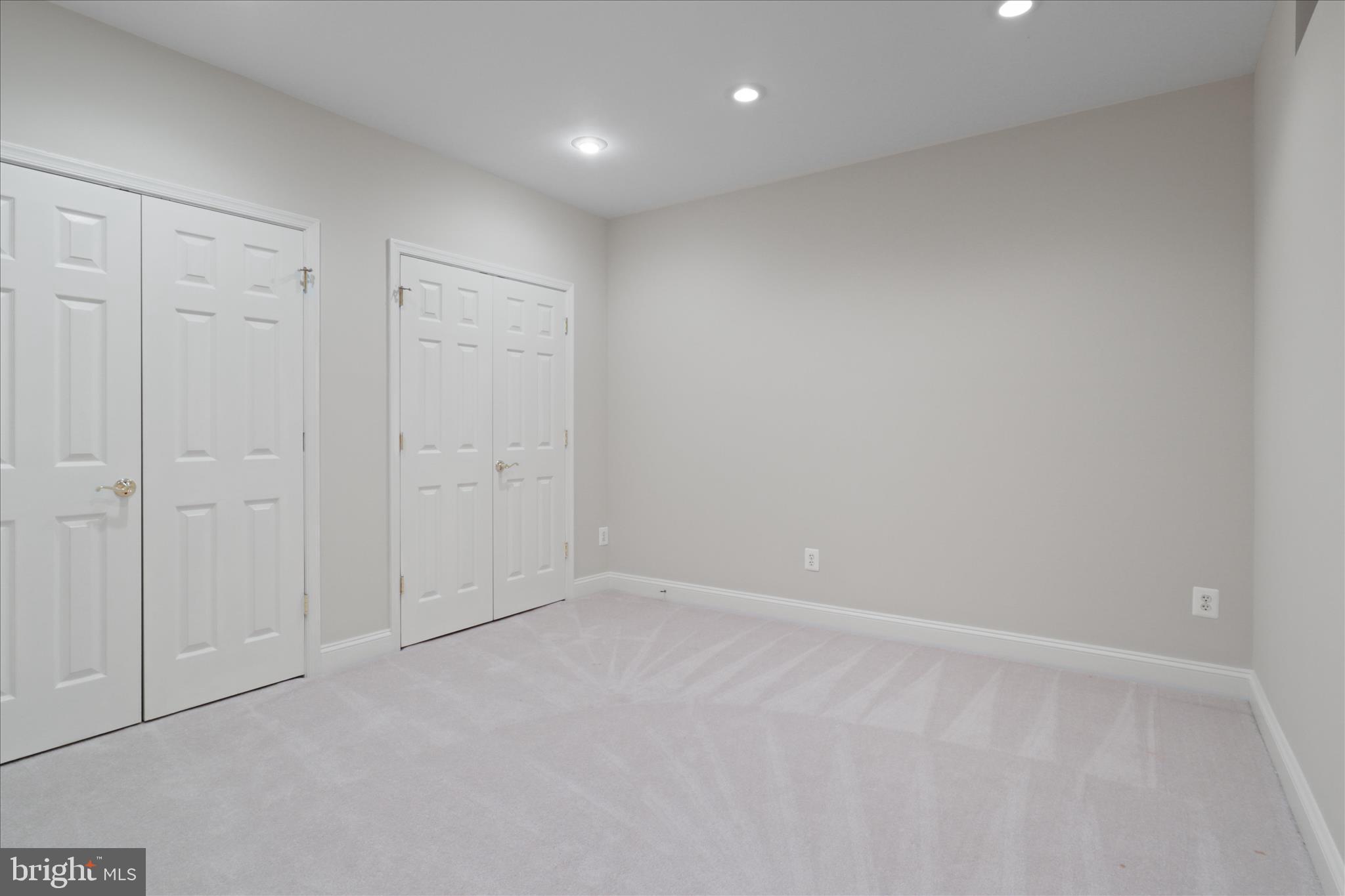 LANSDOWNE ON THE POTOMAC - Residential