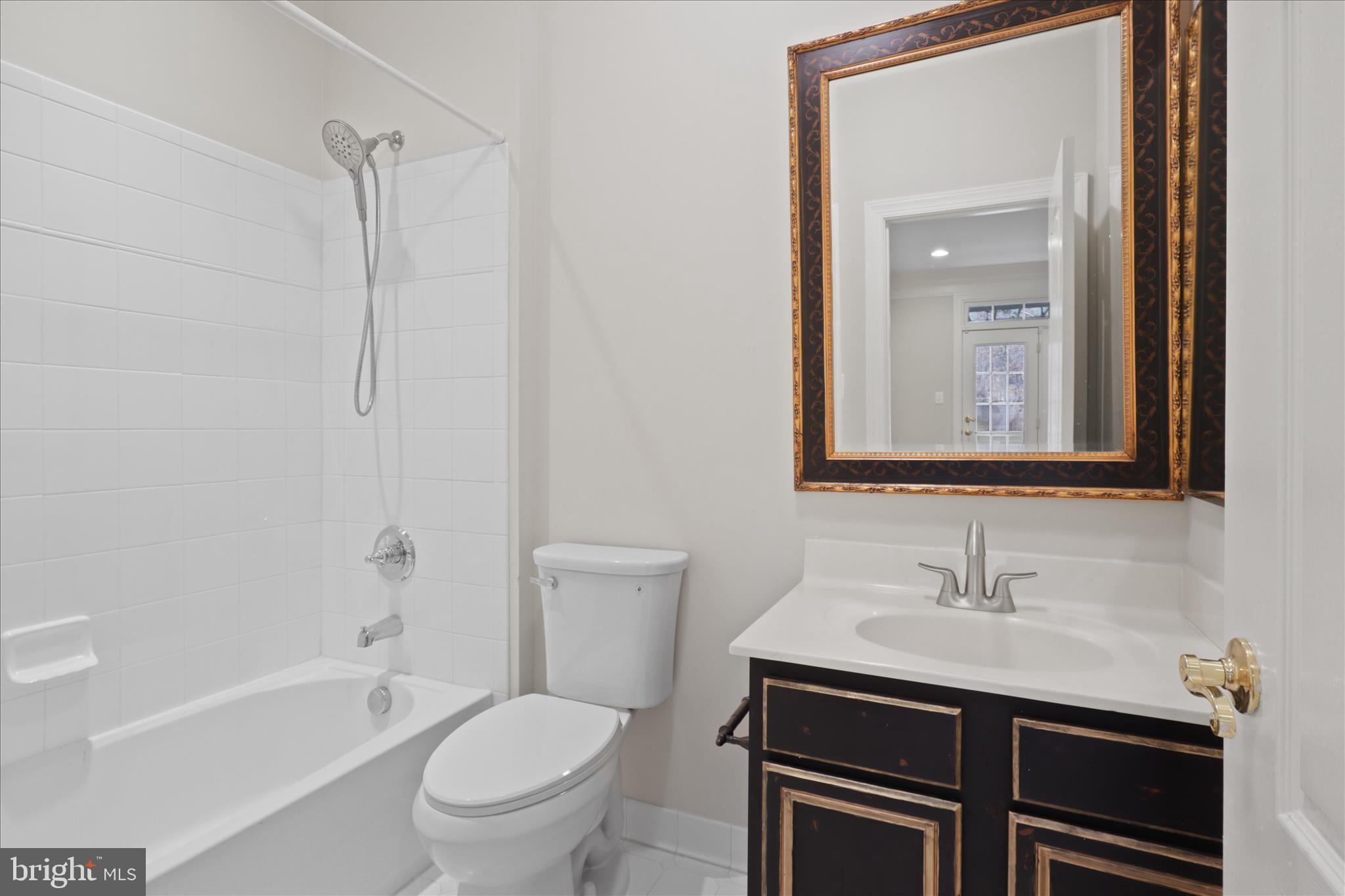 LANSDOWNE ON THE POTOMAC - Residential