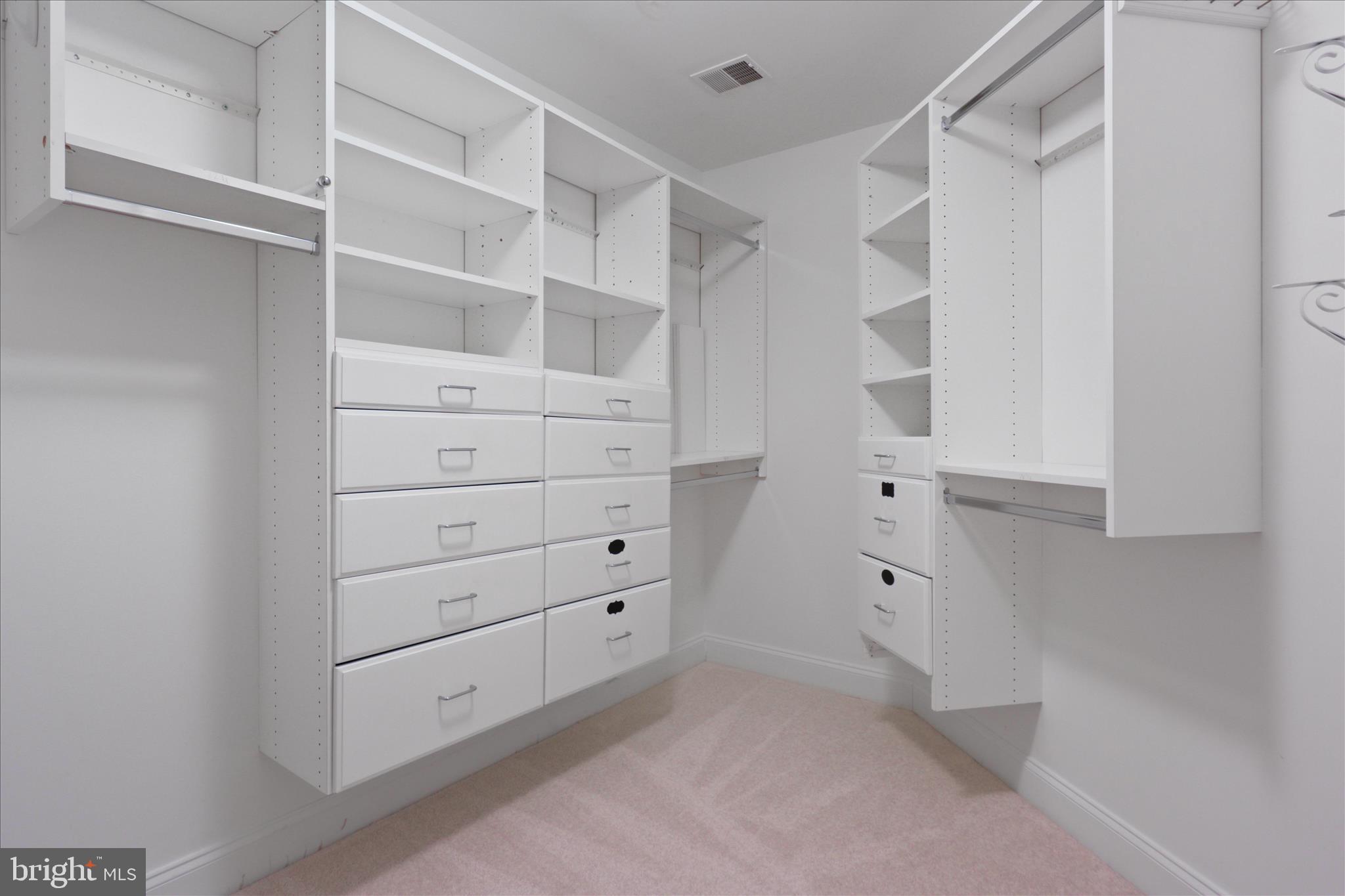 LANSDOWNE ON THE POTOMAC - Residential