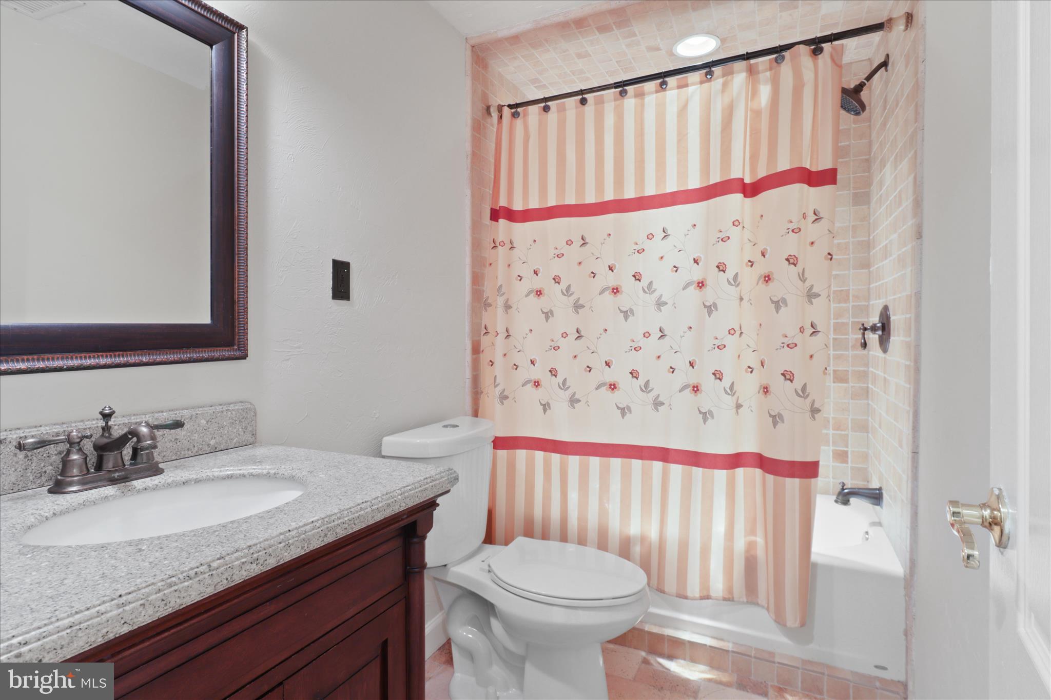 LANSDOWNE ON THE POTOMAC - Residential