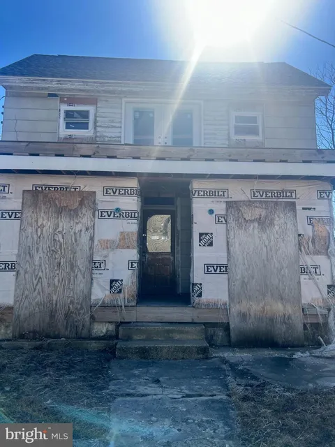 18 E Jefferson Street, Paulsboro, NJ 08066 - MLS#: NJGL2054320