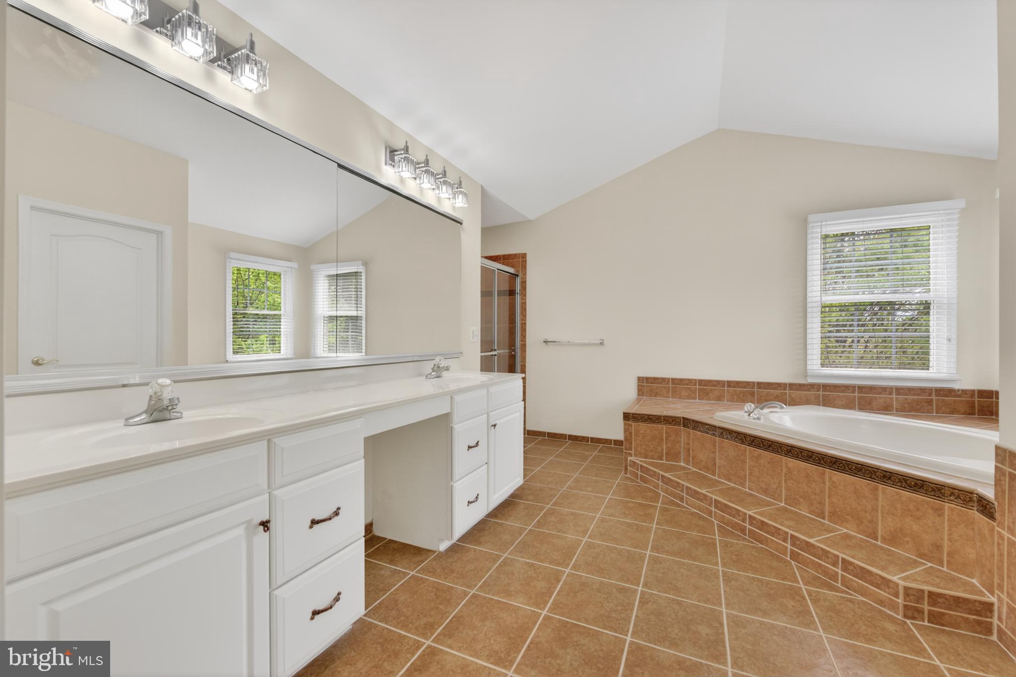 BELMONT COUNTRY CLUB - Residential