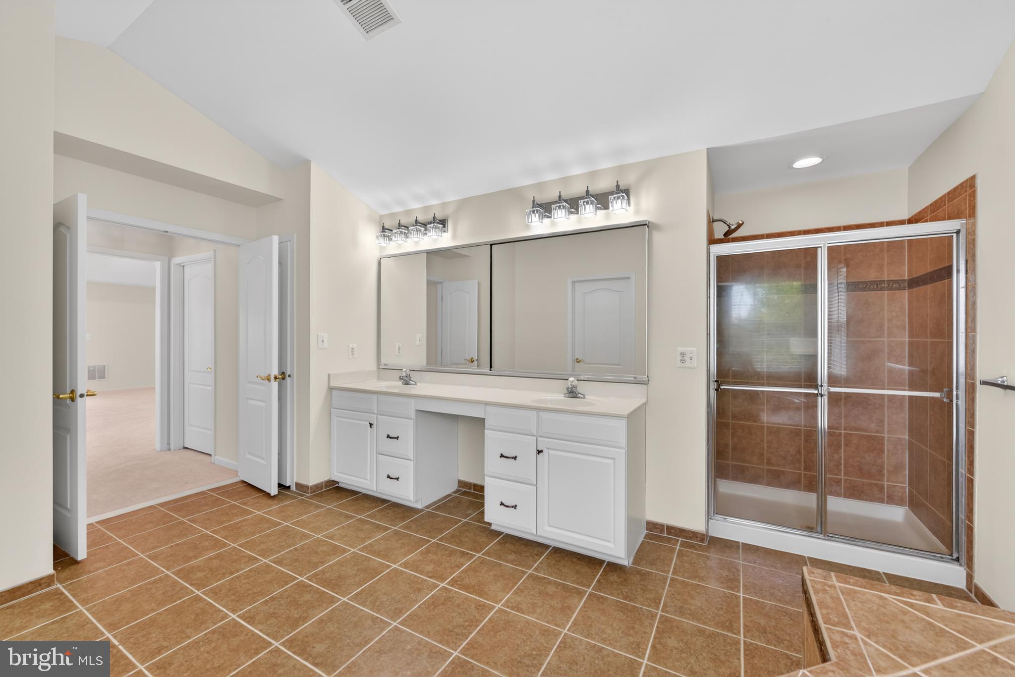 BELMONT COUNTRY CLUB - Residential