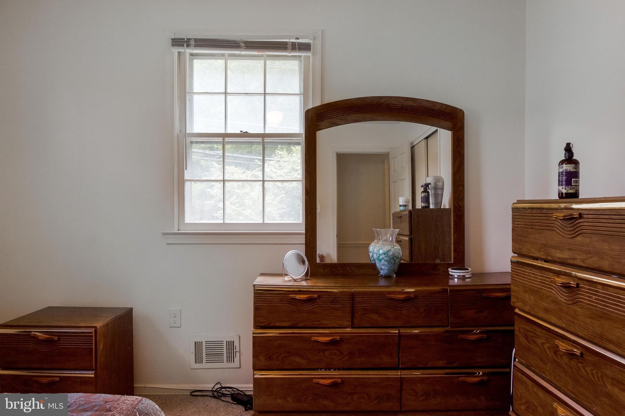 NORTHAMPTON - Residential