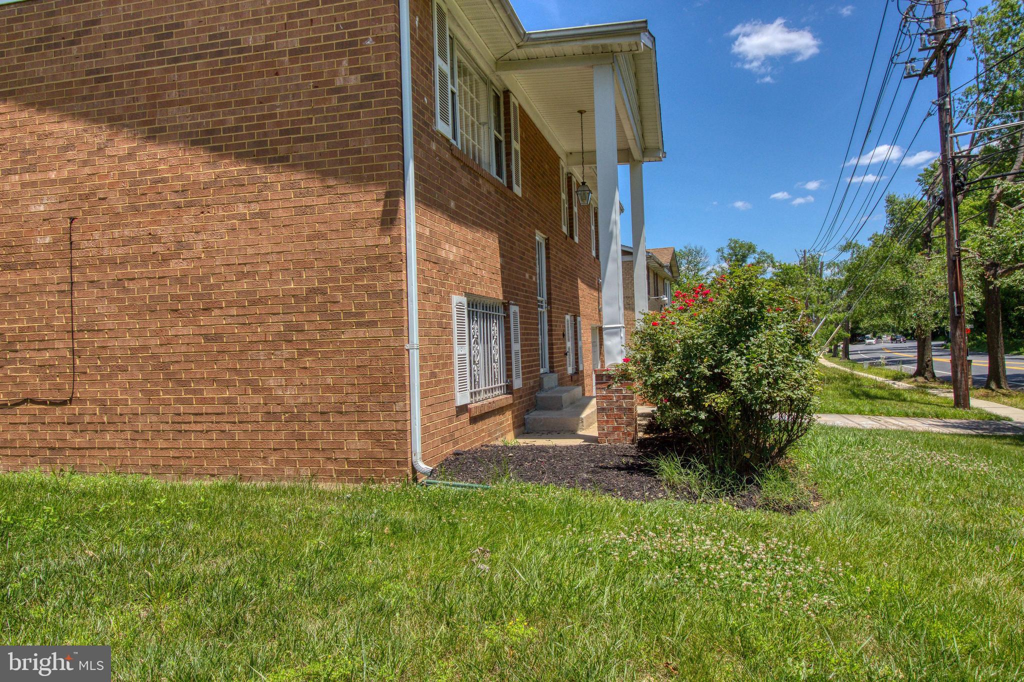 NORTHAMPTON - Residential