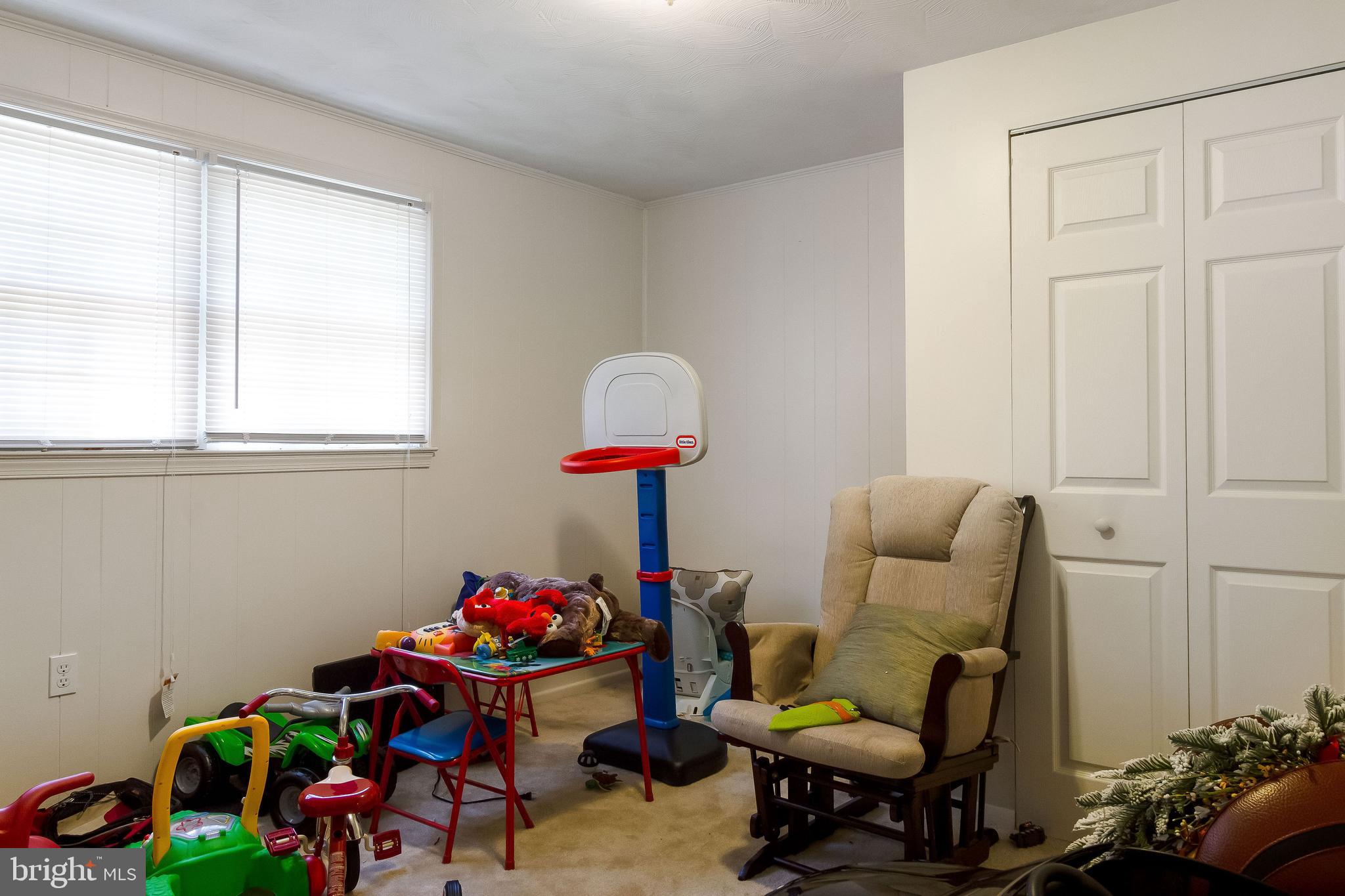 NORTHAMPTON - Residential