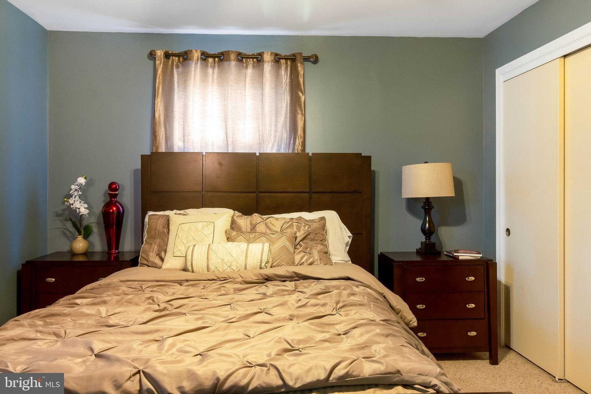 NORTHAMPTON - Residential