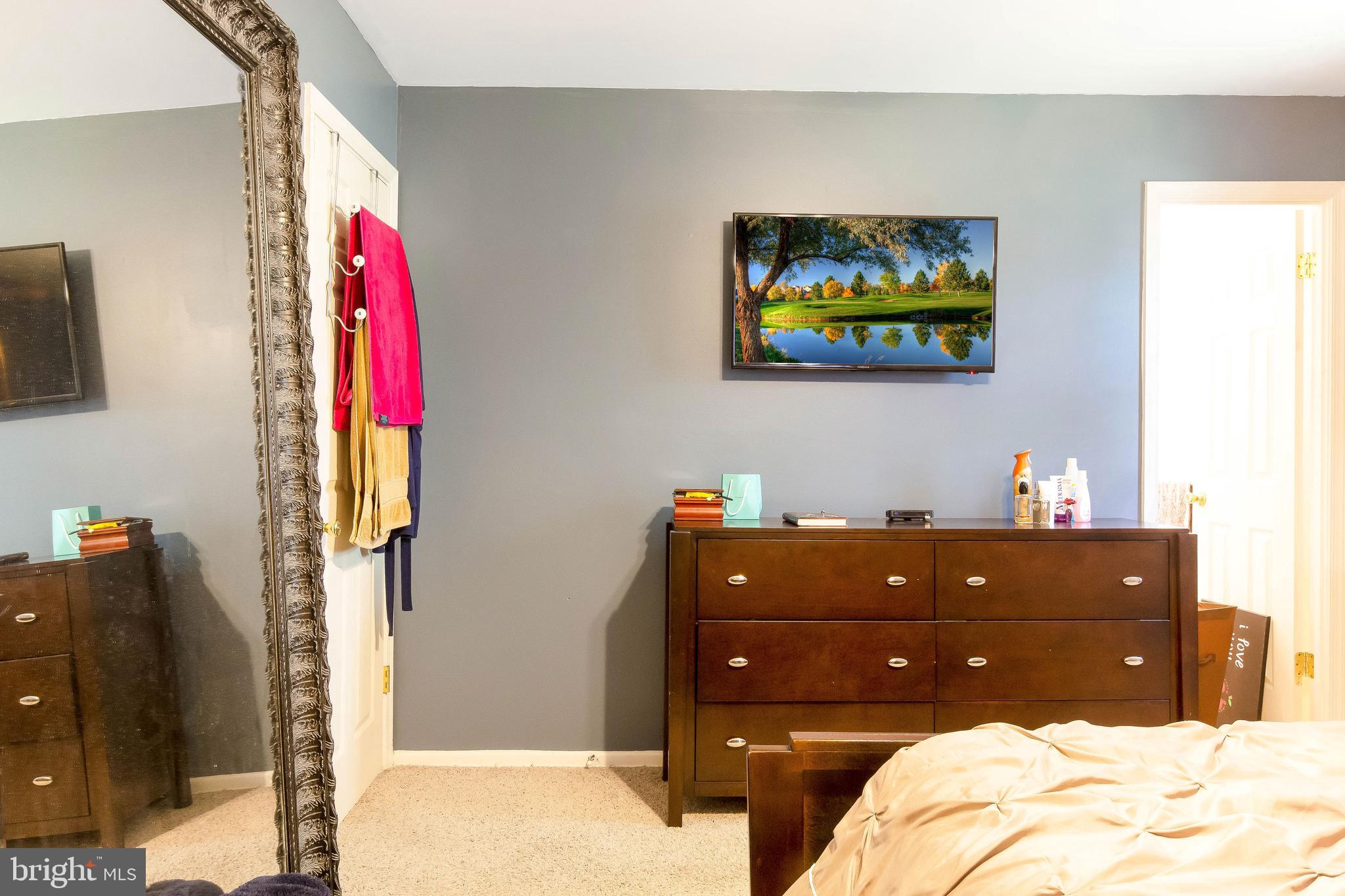 NORTHAMPTON - Residential