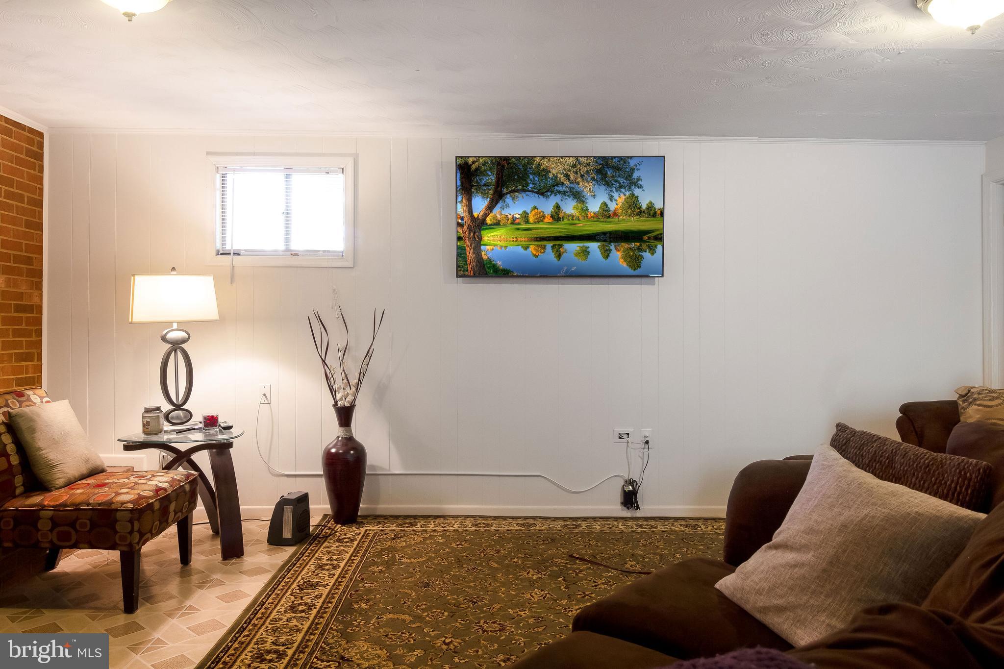 NORTHAMPTON - Residential