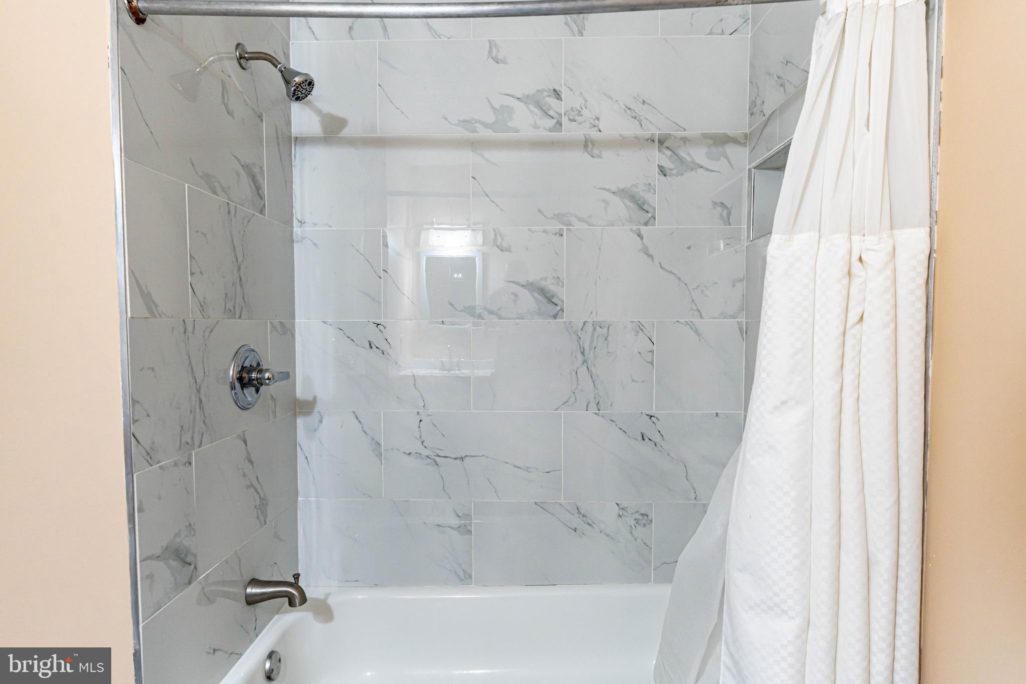 BONIWOOD PLAT 2 - Residential Lease