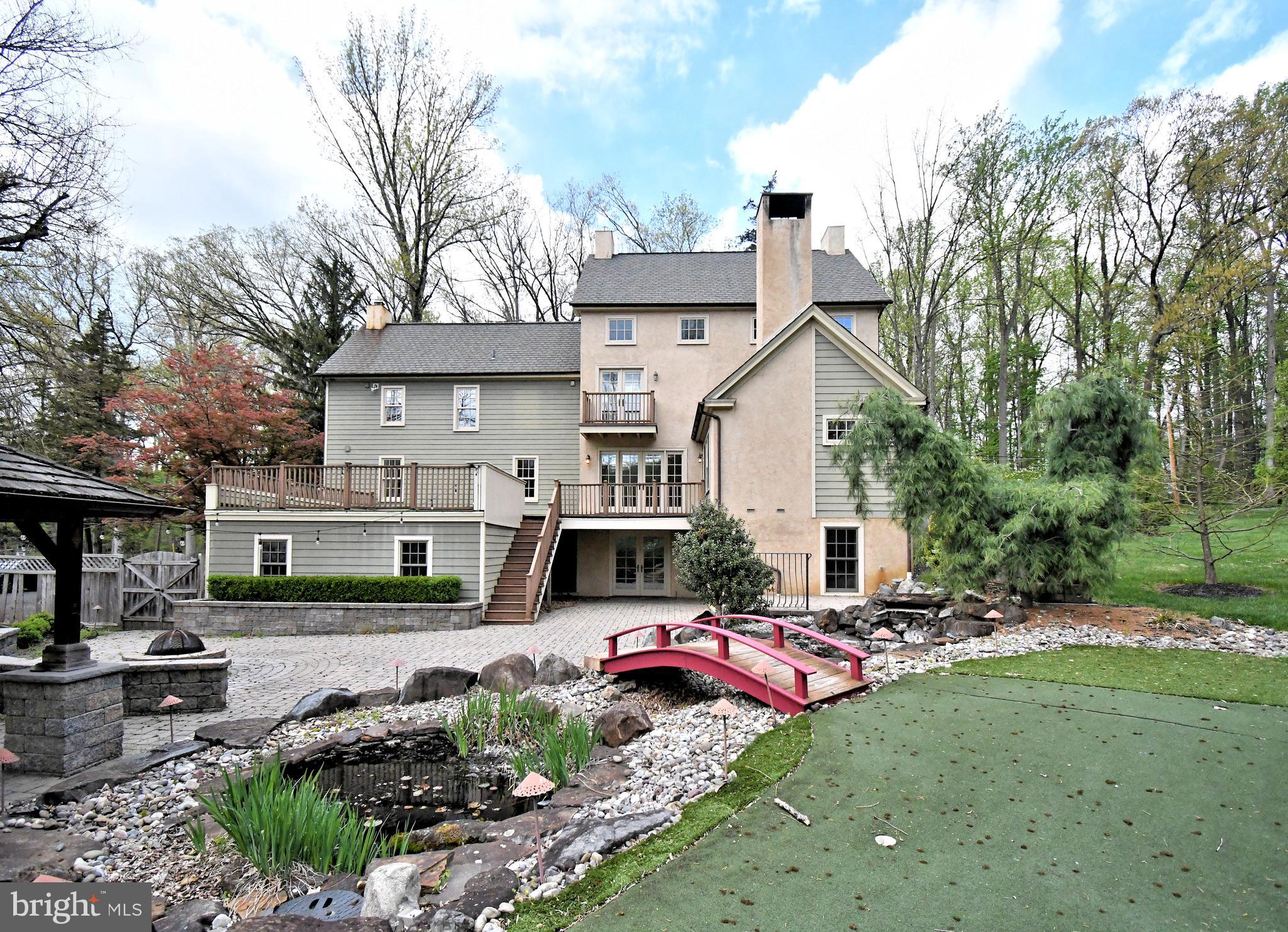 SCHWENKSVILLE - Residential