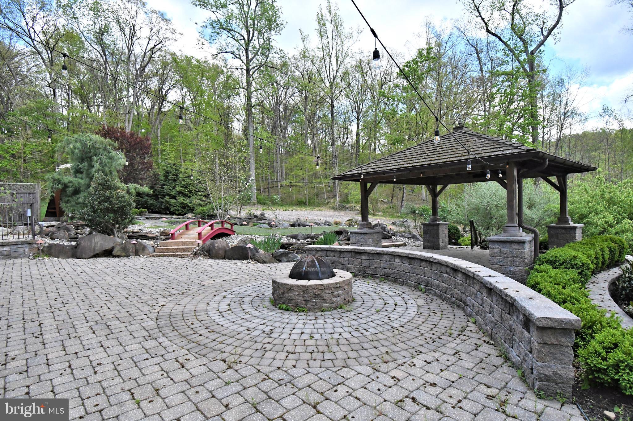 SCHWENKSVILLE - Residential