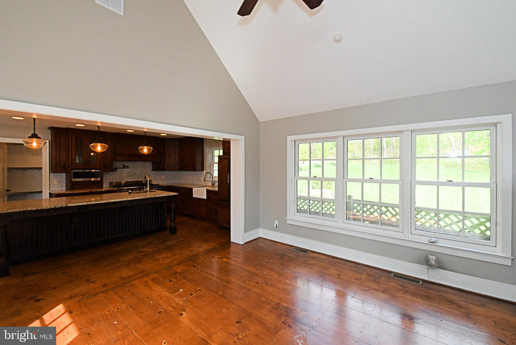 SCHWENKSVILLE - Residential